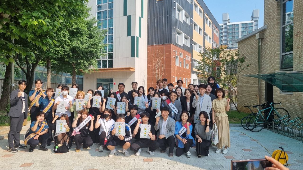 학교폭력 예방, 학생이 답하다  ‘제로텐 규약’‘변명은 0, 책임은 10’ 실천 눈길2 이미지