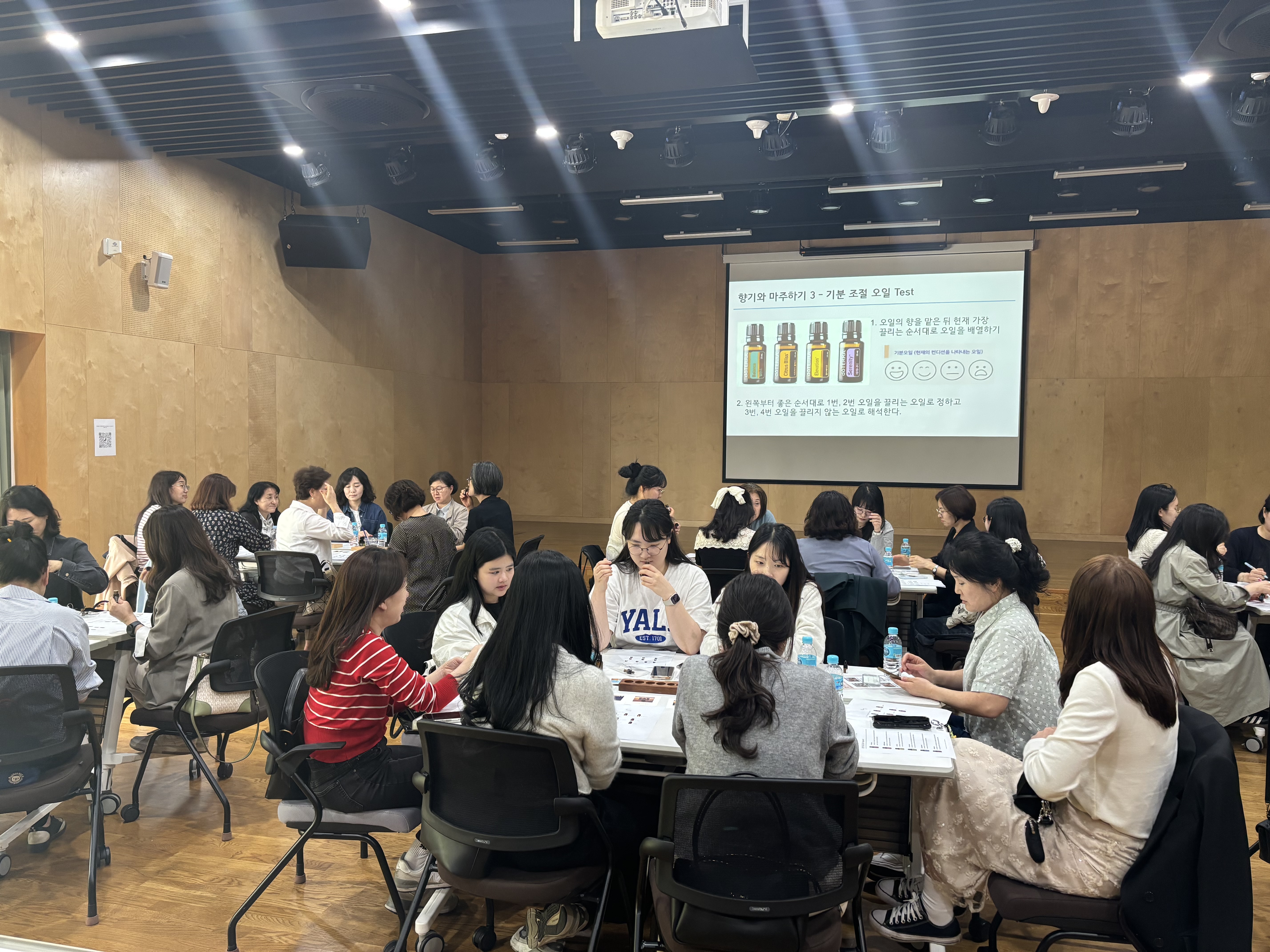 “교사 행복이 곧 학생 행복” 수원교육지원청, 통합학급 담임-특수교사 대상 ‘소통과 협력’ 힐링 연수 운영2 이미지