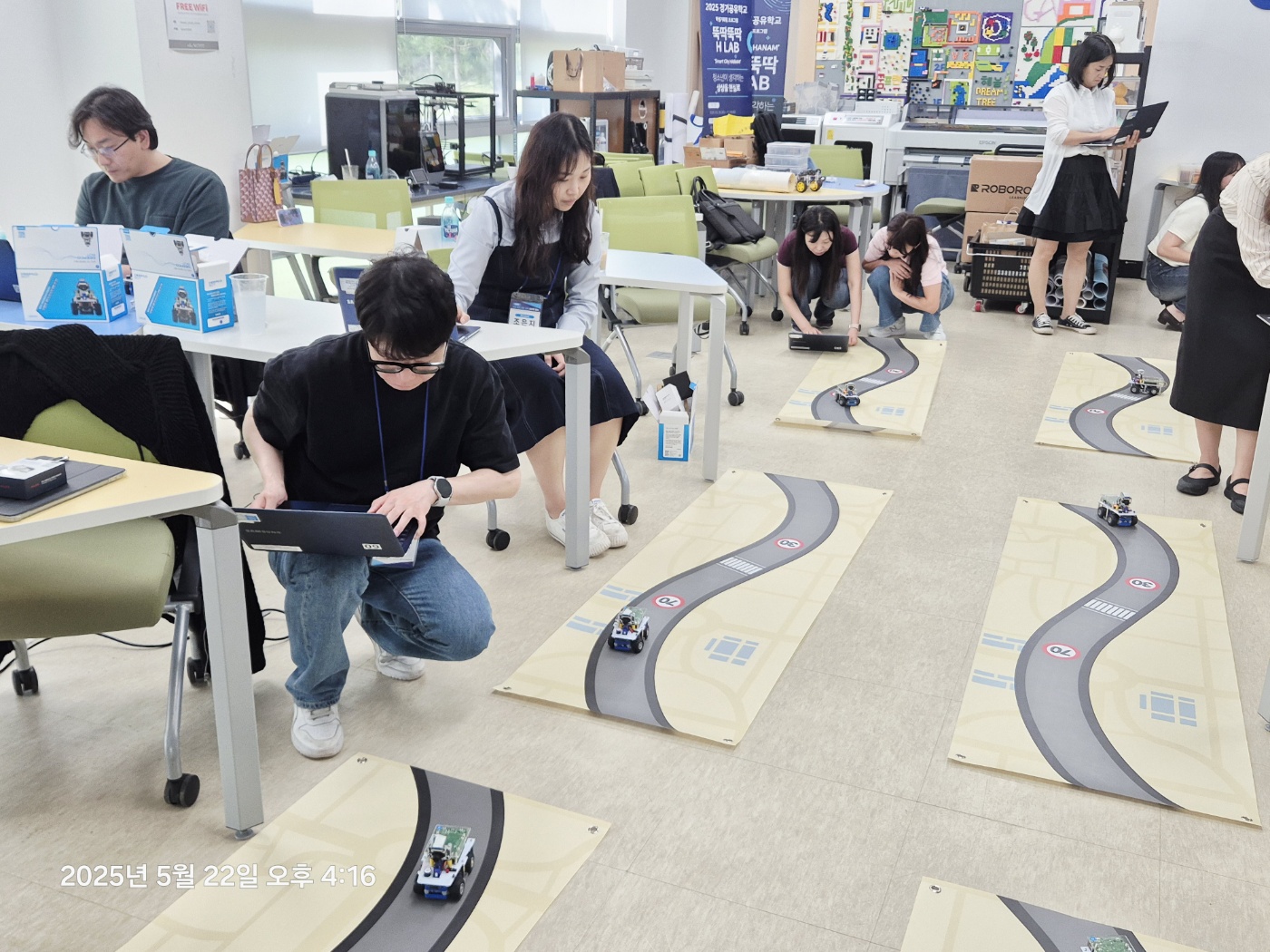 경기도교육청미래과학교육원, ‘인공지능과 로봇 공유학교 강사 양성’ 연수 개최3 이미지