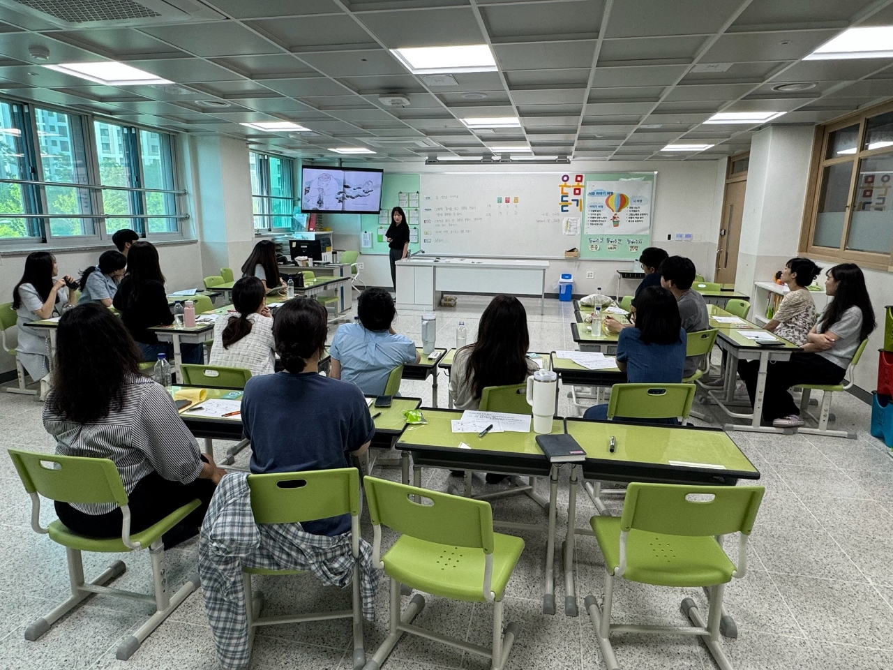 “수석교사와 함께하는 토론 수업으로 교실이 달라집니다”  의정부교육지원청, 교원 역량 강화 맞춤형 연수 운영2 이미지