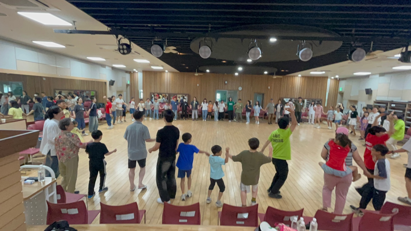 경기도군포의왕교육지원청 아이사랑네트워크  ‘2025 오손도손 가족놀이한마당’개최2 이미지