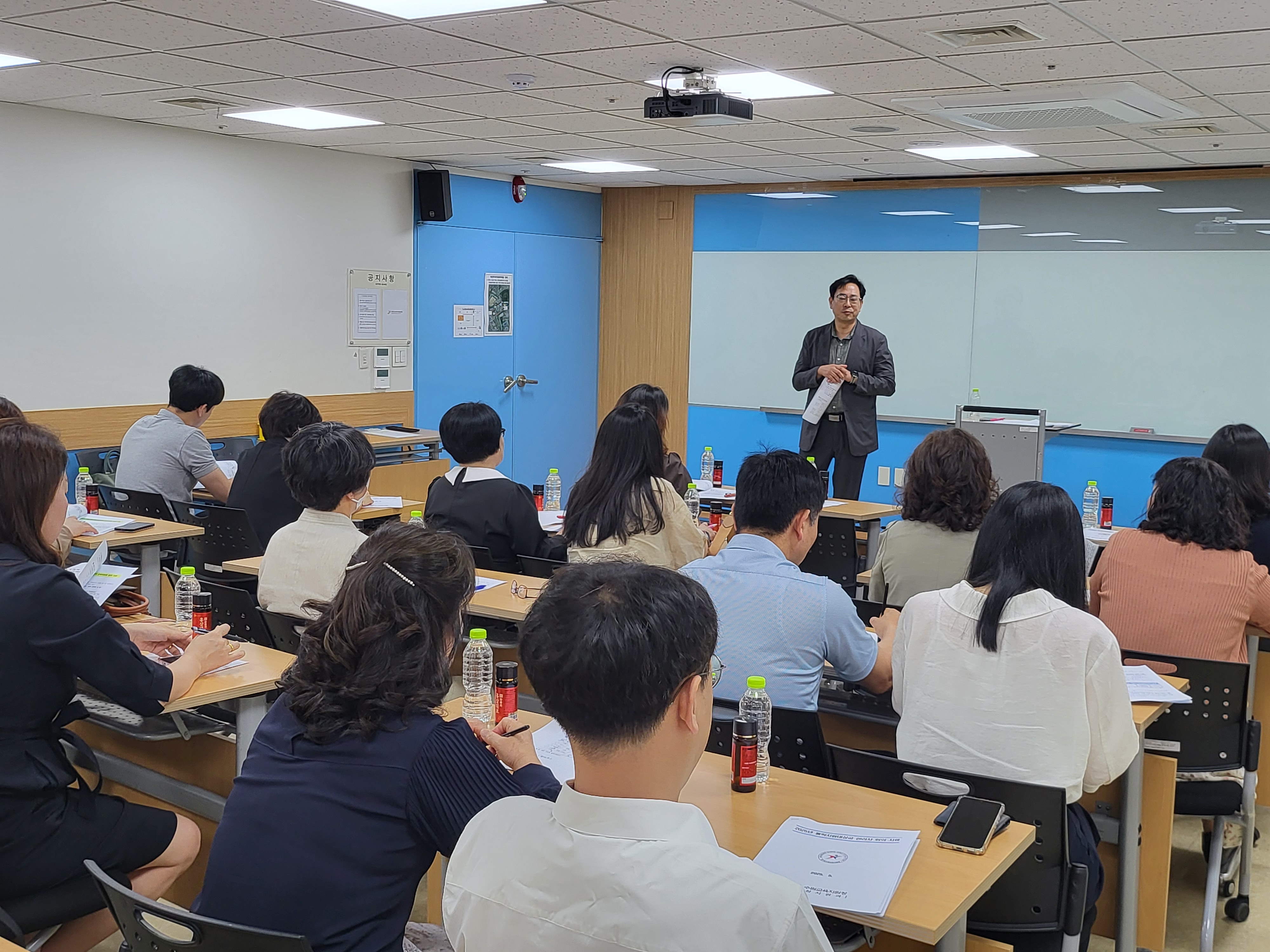 수원교육지원청, 학생 통학 차량 임차 업무 개선을  위한 학교 관리자 협의회 실시4 이미지