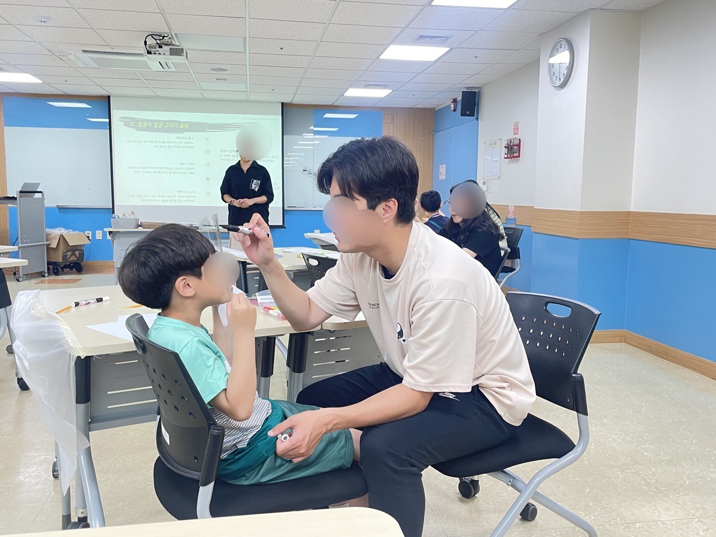 수원교육지원청, 정서 소통 중심 가족 테라피 프로그램‘마주보다, 마음보다’운영5 이미지