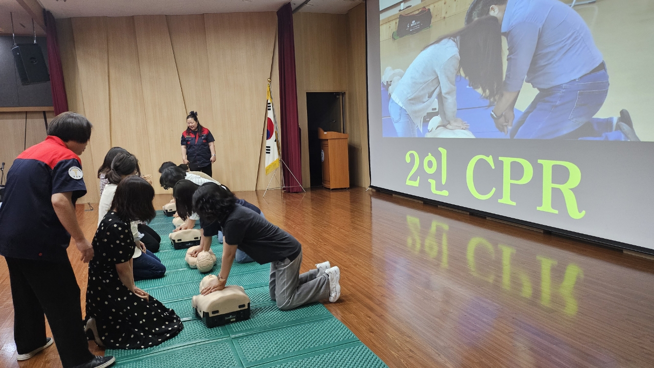 수원교육지원청, 선택형 돌봄 초등보육전담사 역량강화 연수 운영2 이미지