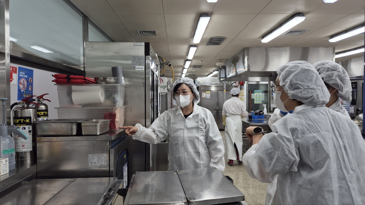 경기도성남교육지원청, 학교급식 식중독 및 급식실 화재 예방을 위한 특별점검 실시2 이미지