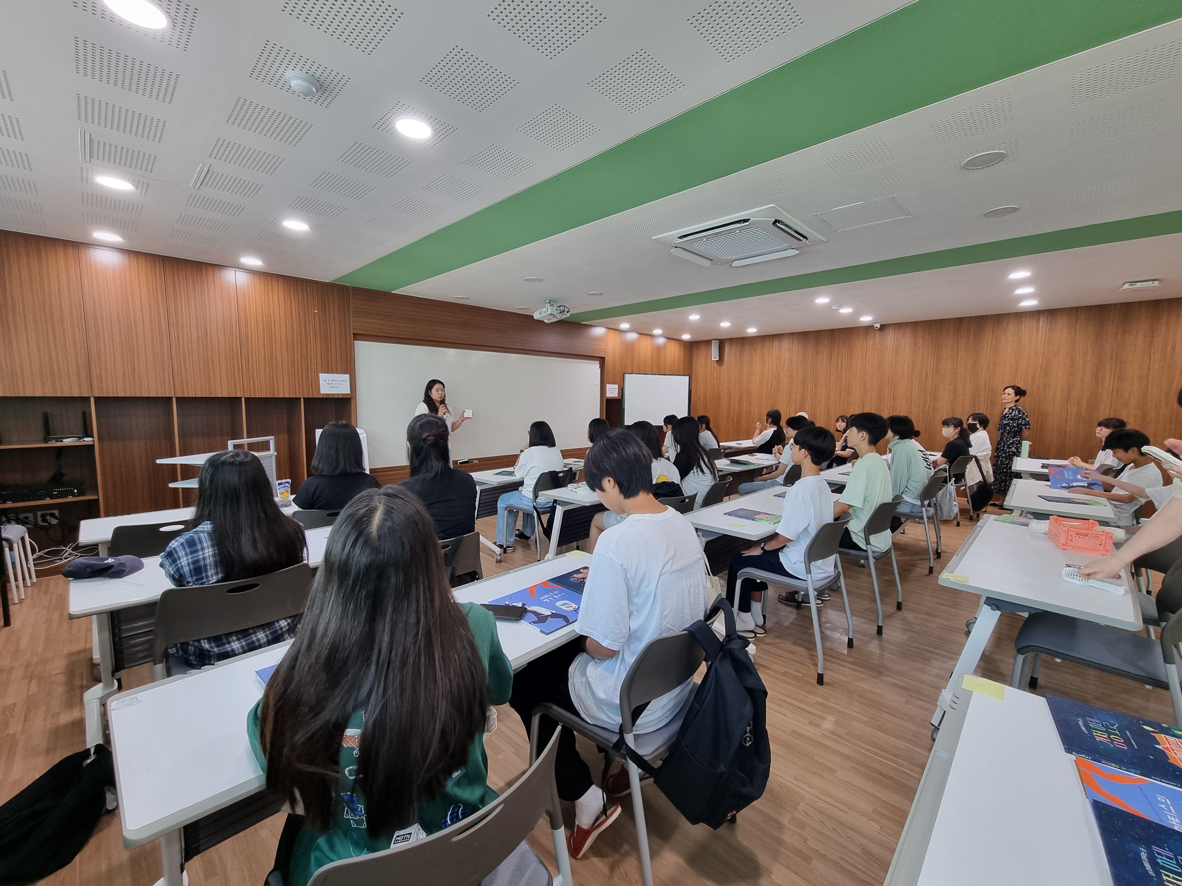 경기도교육청의정부도서관,  여름방학 청소년 연합독서교실 운영2 이미지