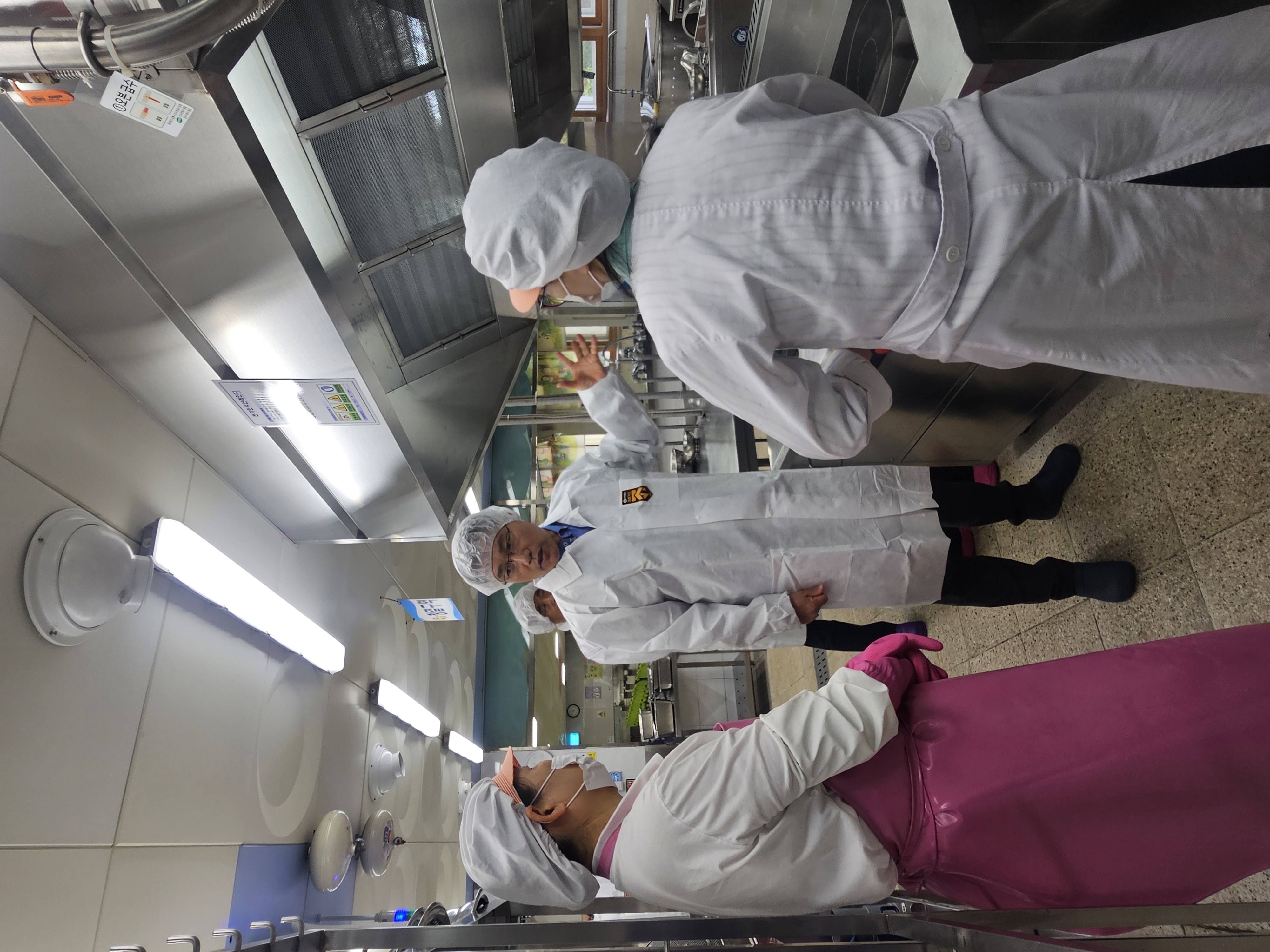 평택교육지원청, 학교급식 조리실 환기설비 개선 우수학교 현장 점검3 이미지