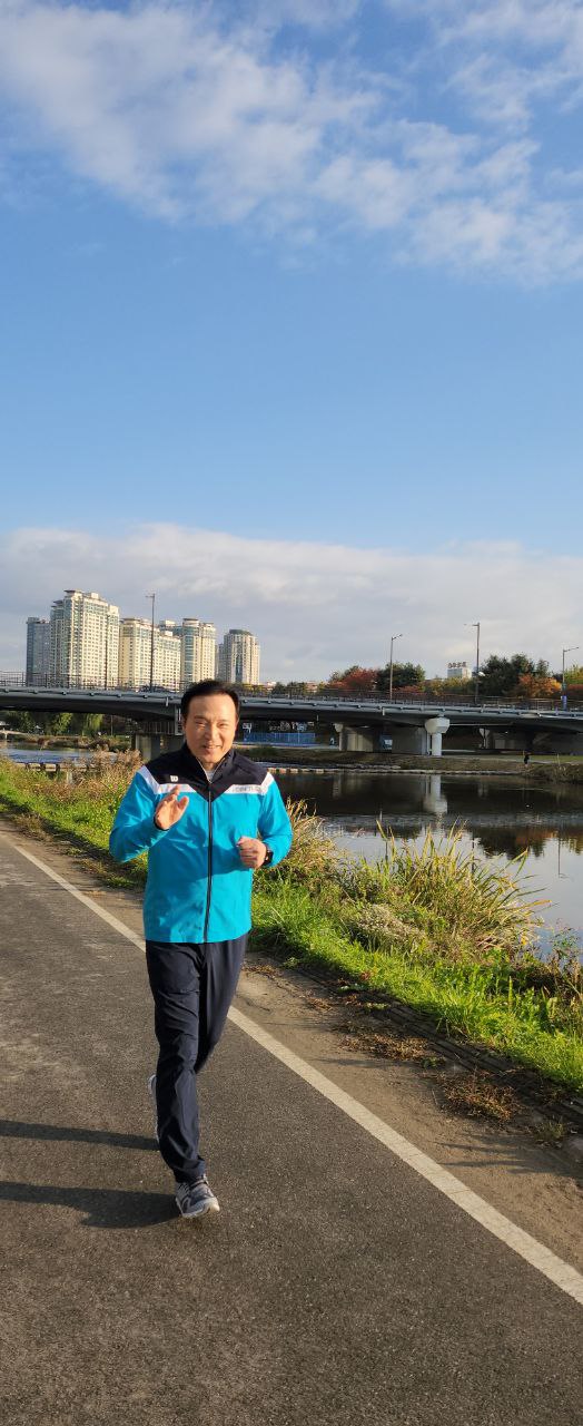 임태희 교육감도 뛰었다…  ‘하이러닝’ 8일 만에 지구 1.5바퀴 완주!2 이미지