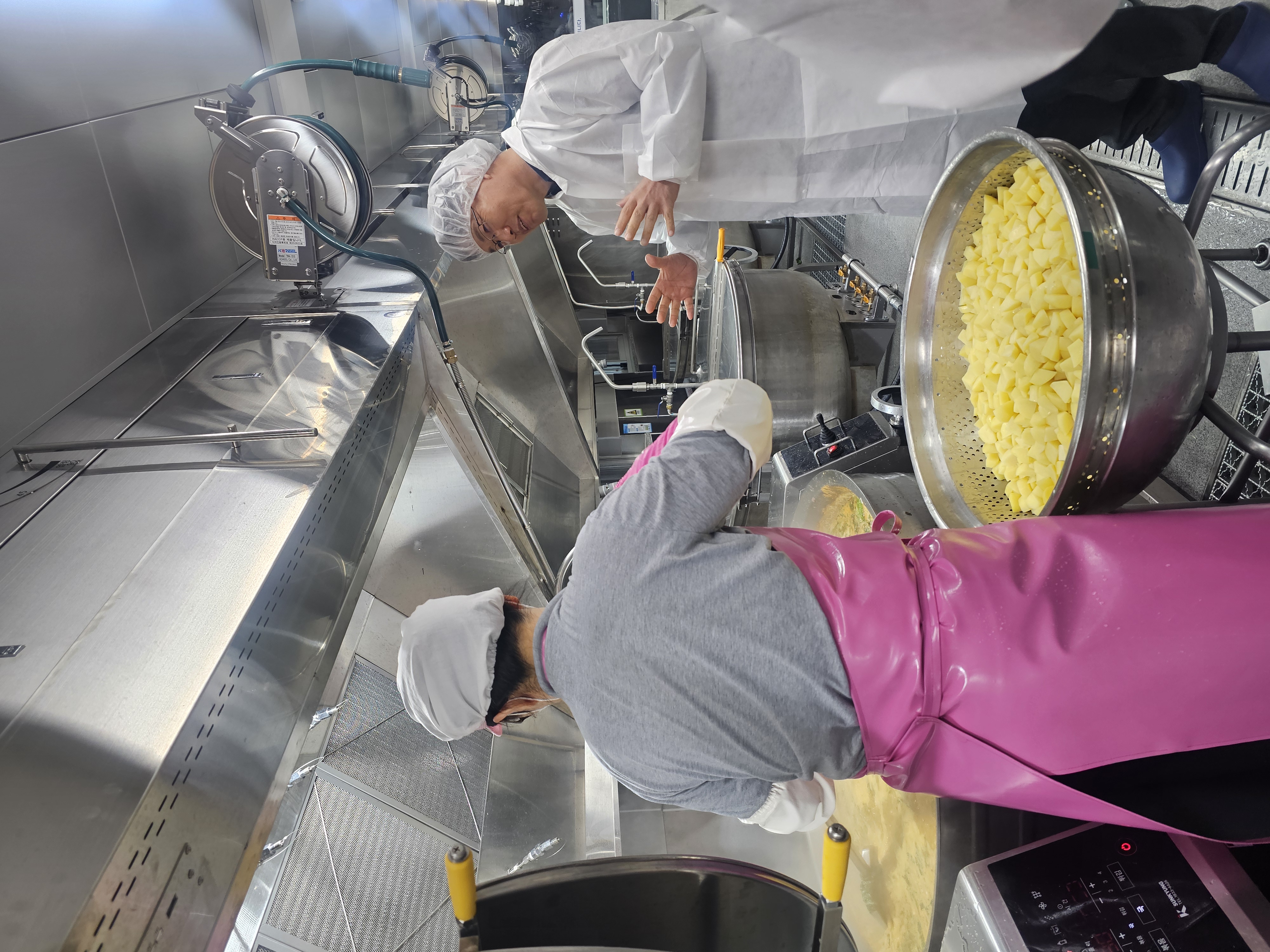 “교실 대신 식당에서” 평택 세교중 현대화된 급식실로 새 단장3 이미지