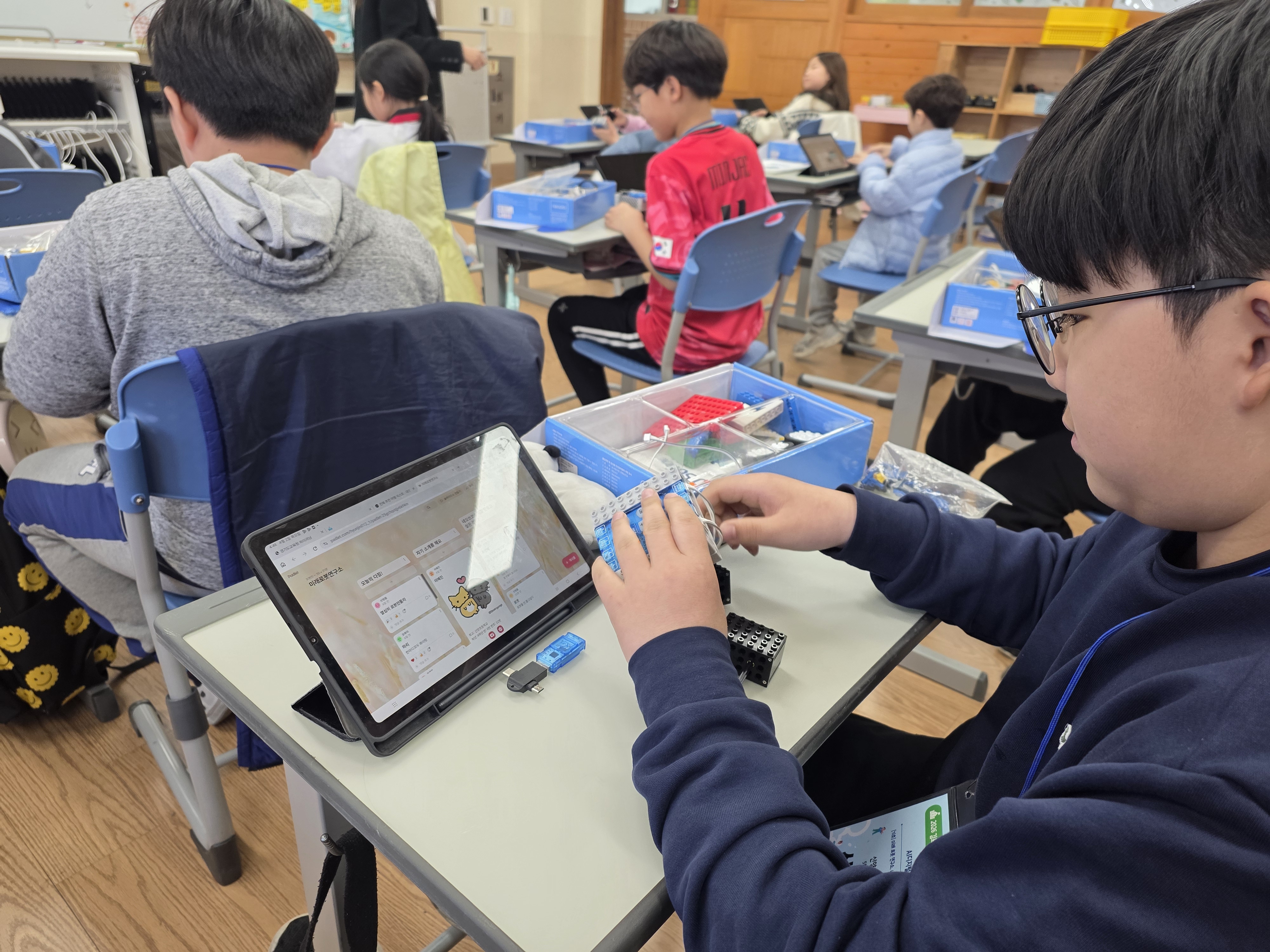 김포교육지원청 공유학교, AI·로봇으로 미래를 배우다3 이미지