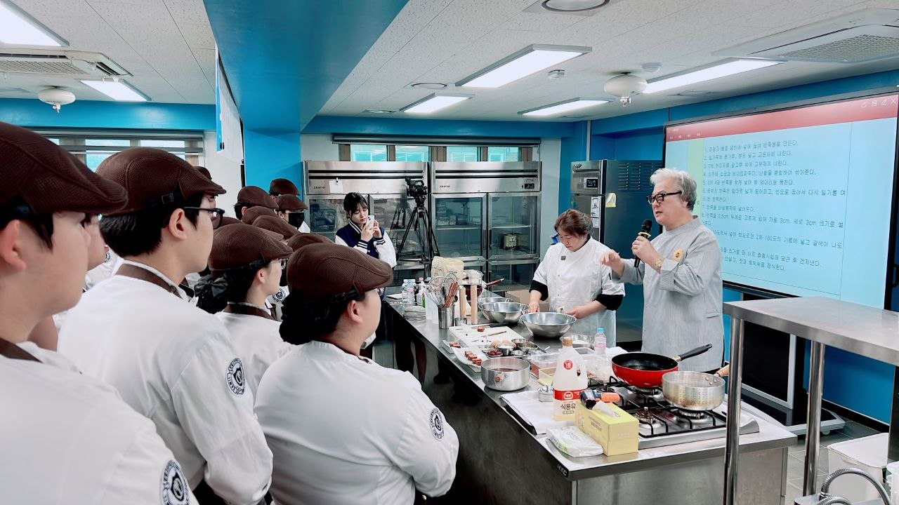 명장의 손끝에서 배우는 케이(K) 디저트 수업, 경기 직업계고 실무 중심 교육 확산3 이미지