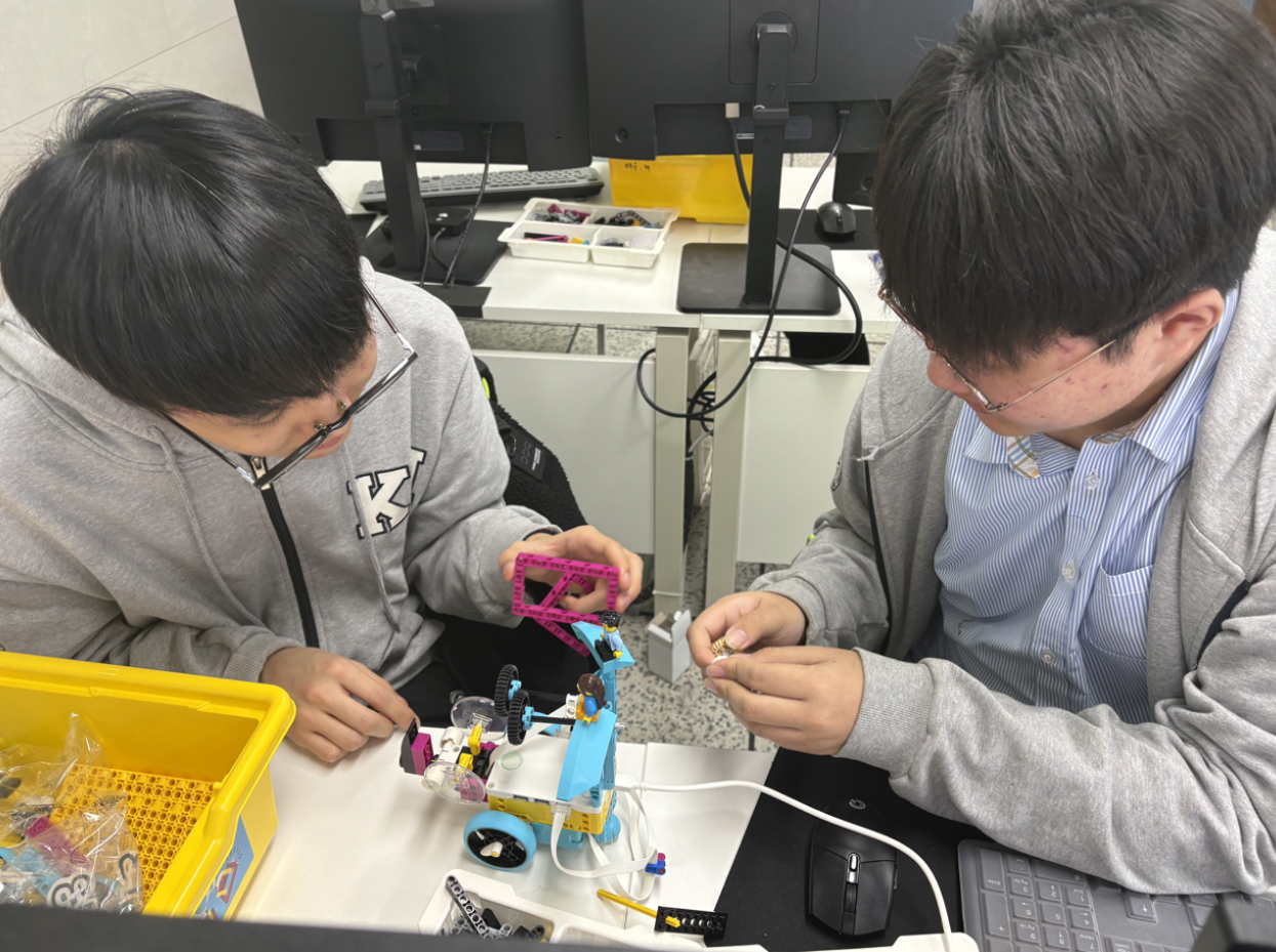 고교 교실이 곧 R&D 센터… 경민IT고, ‘준-경력자’육성하는 하이엔드 캡스톤 디자인 수업 가동3 이미지