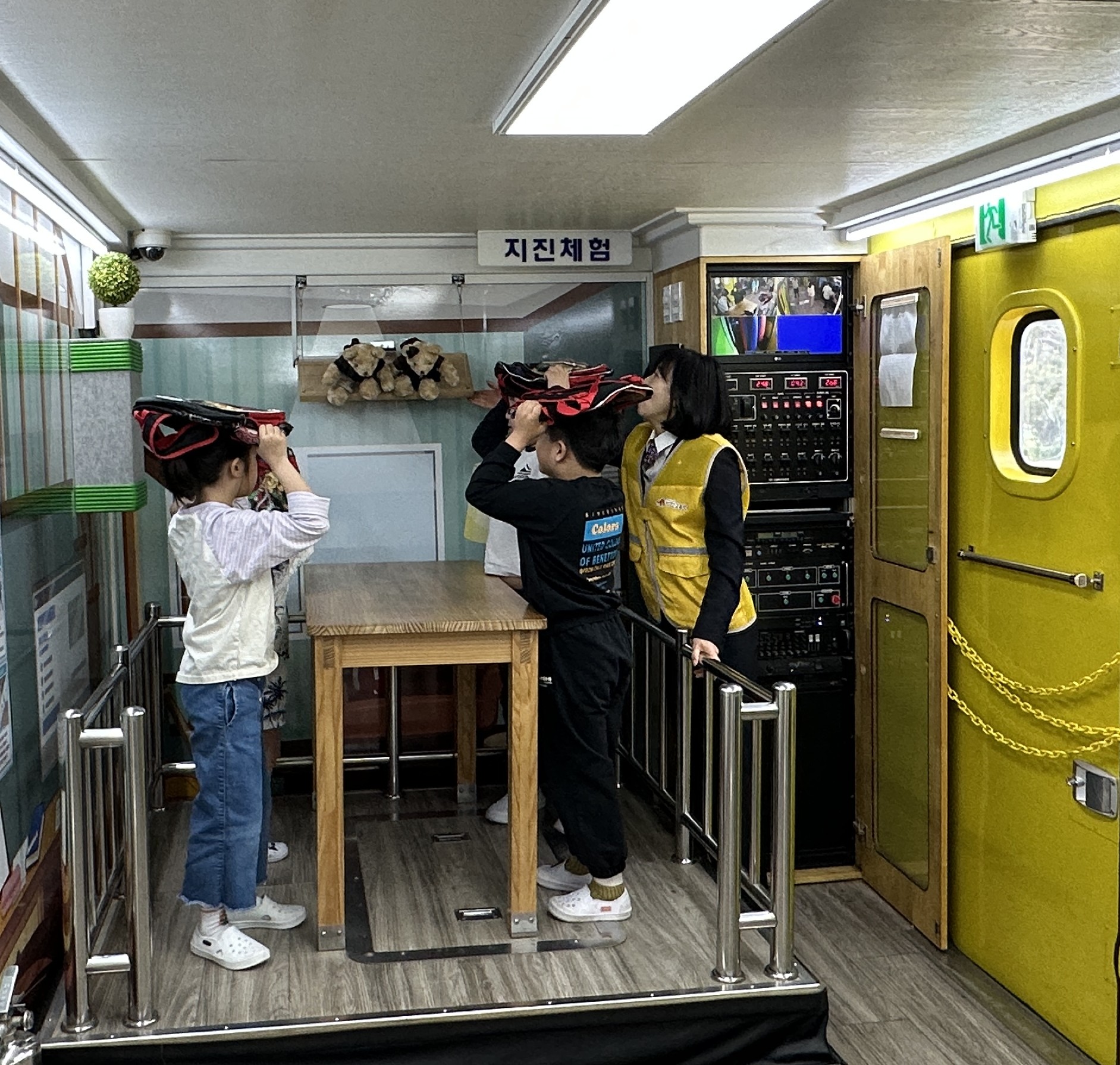 도심초, 학생안전체험차량 ‘차차’안전교육으로 위기 대처능력 키워2 이미지