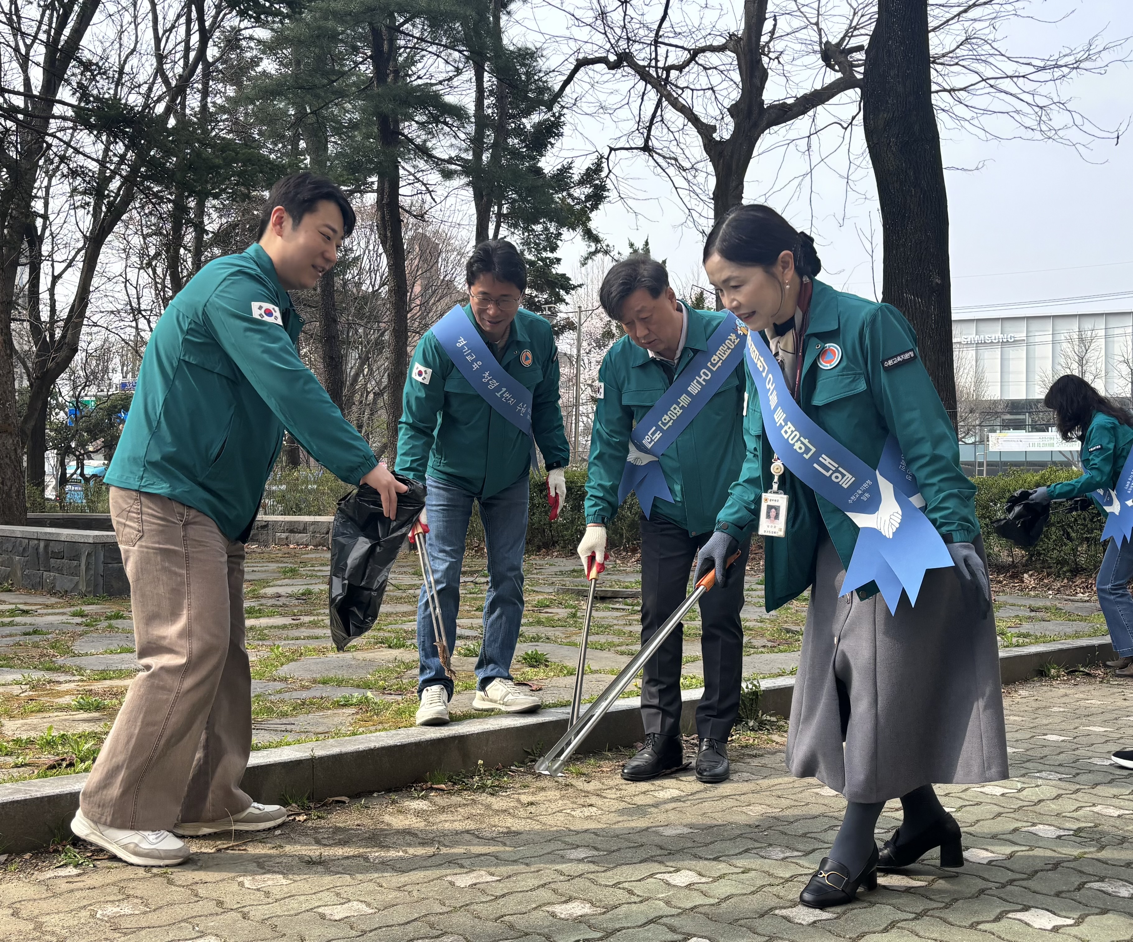 수원교육지원청, 제81회 식목일 맞아 탄소중립 실천과 청렴 담은 식목행사 운영3 이미지