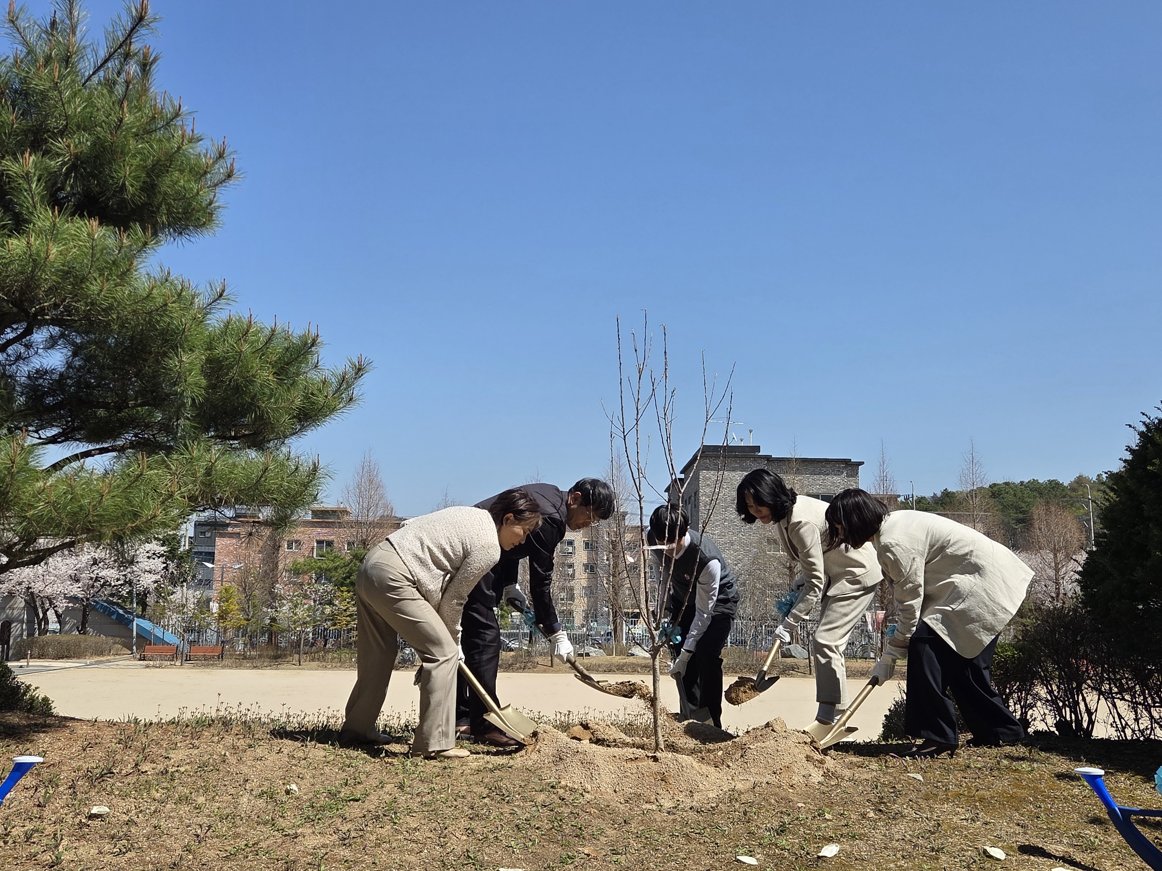 경기북과학고등학교, ‘뉴턴의 사과나무’ 식목행사 개최3 이미지