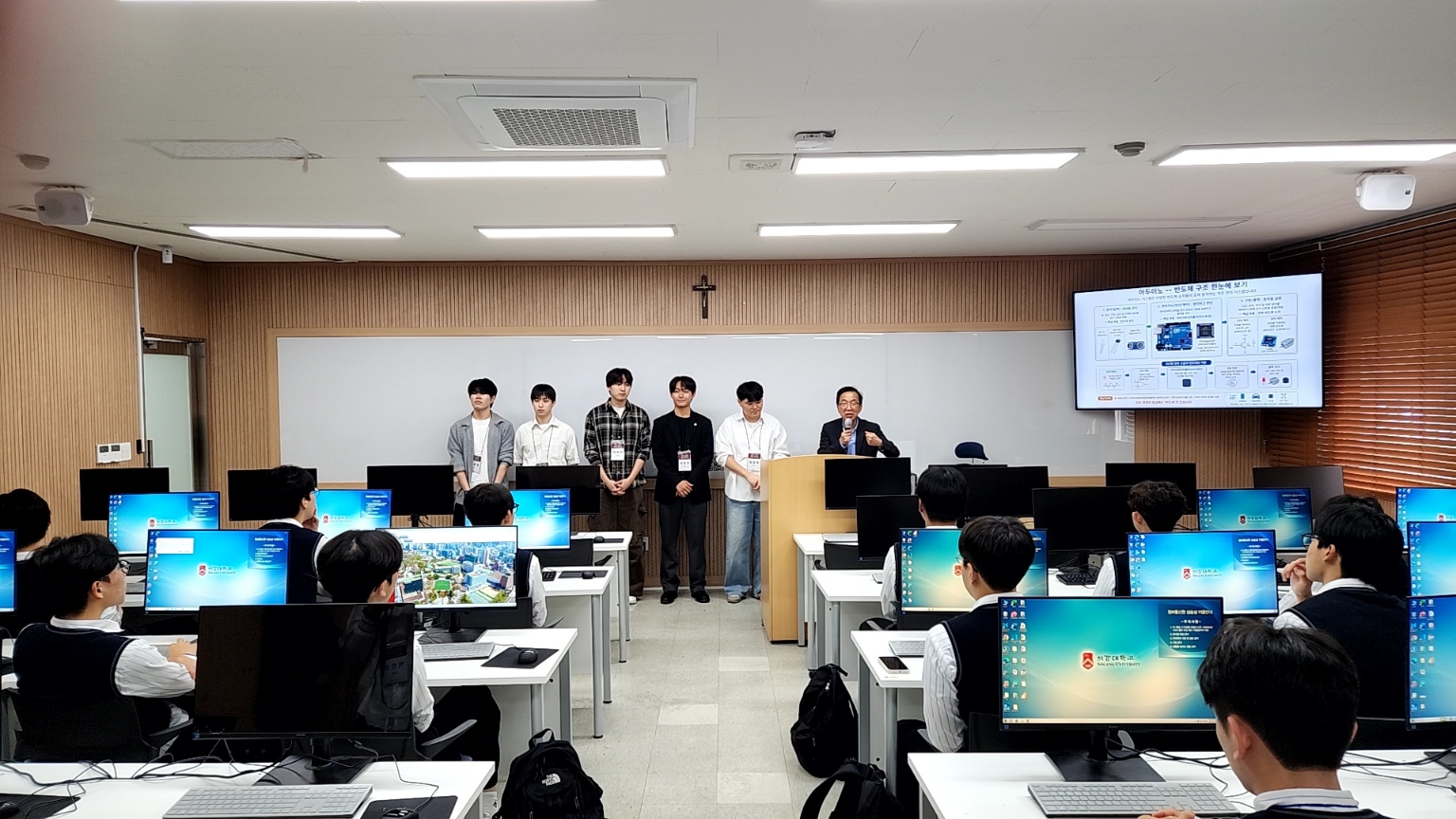 이천고 과학동아리, 서강대 캠퍼스 투어서 반도체 연구 ‘주제 설정부터 진로 설계까지2 이미지