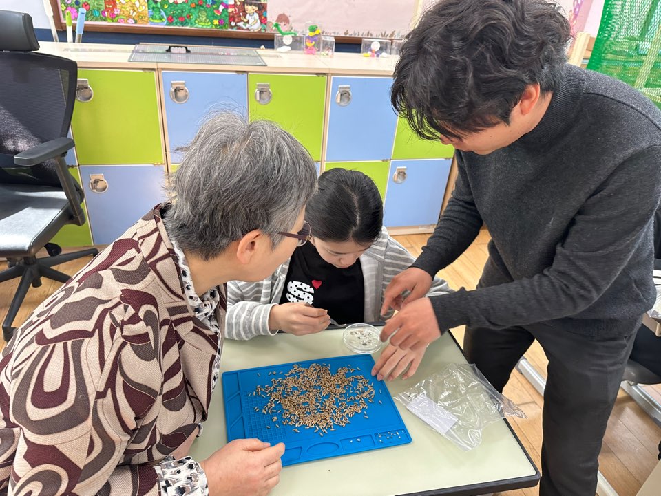 양평교육지원청, 아이들과 함께 씨앗을 심고 사라져 가는 반딧불이 빛을 지키다5 이미지