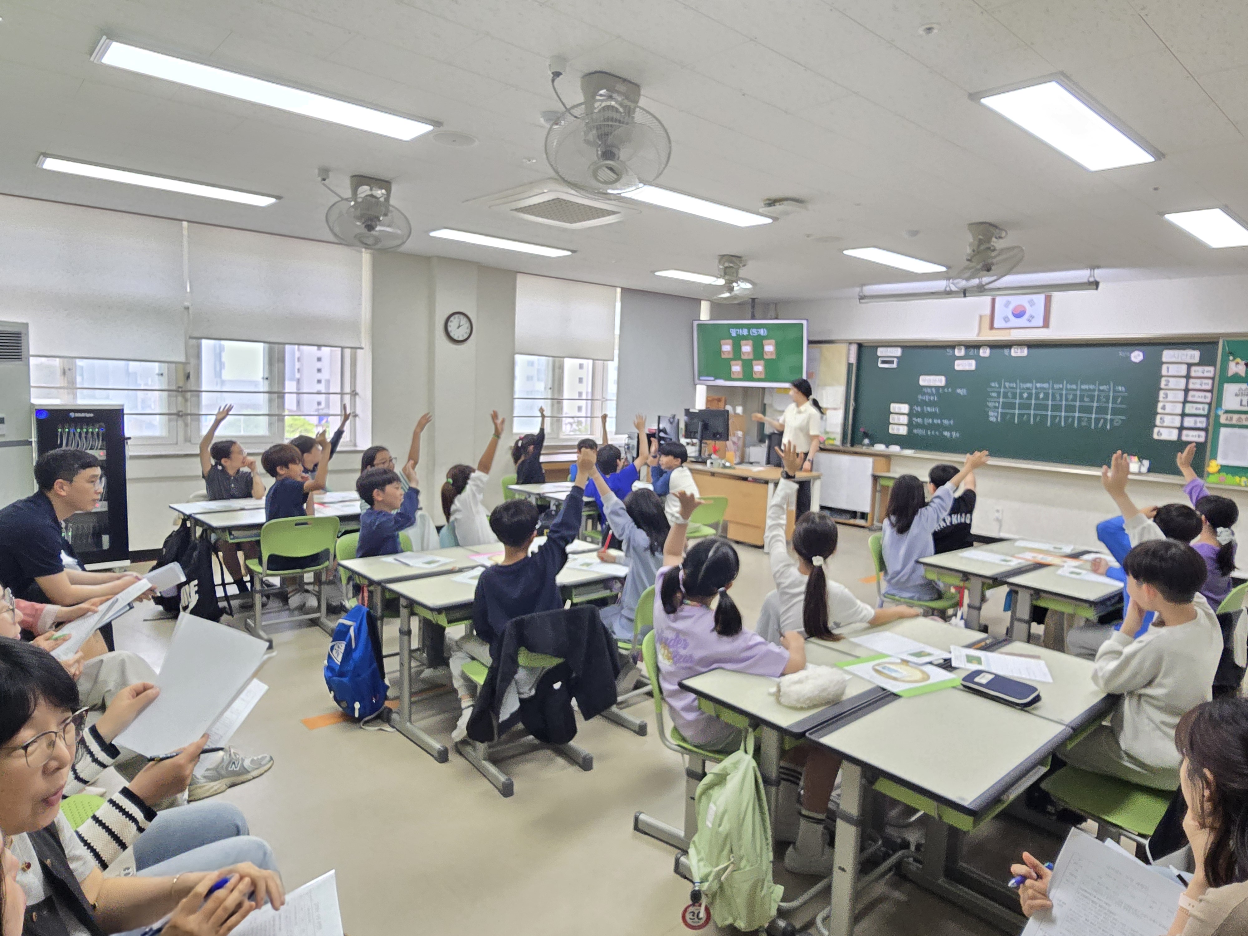 수원교육지원청, 함께 성장하는 교실 문화 조성을 위한 2026 상반기 초등 「수업나눔 한마당」 운영2 이미지
