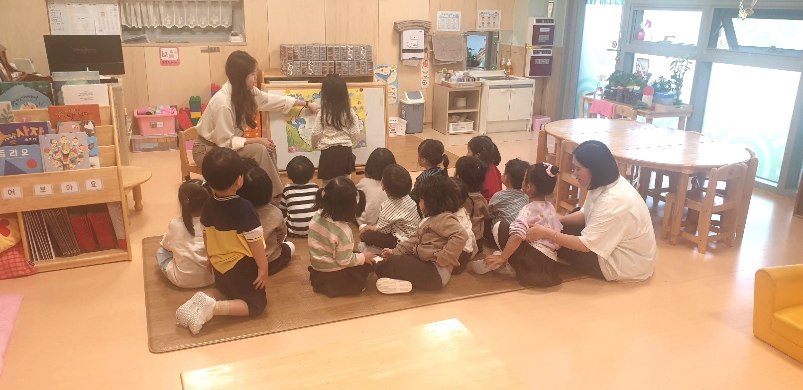 ‘마주봄 교사 지원으로 유아와 더 가까이’ 교사 대 유아 비율 낮추고, 교육·보육 질 높이고!2 이미지