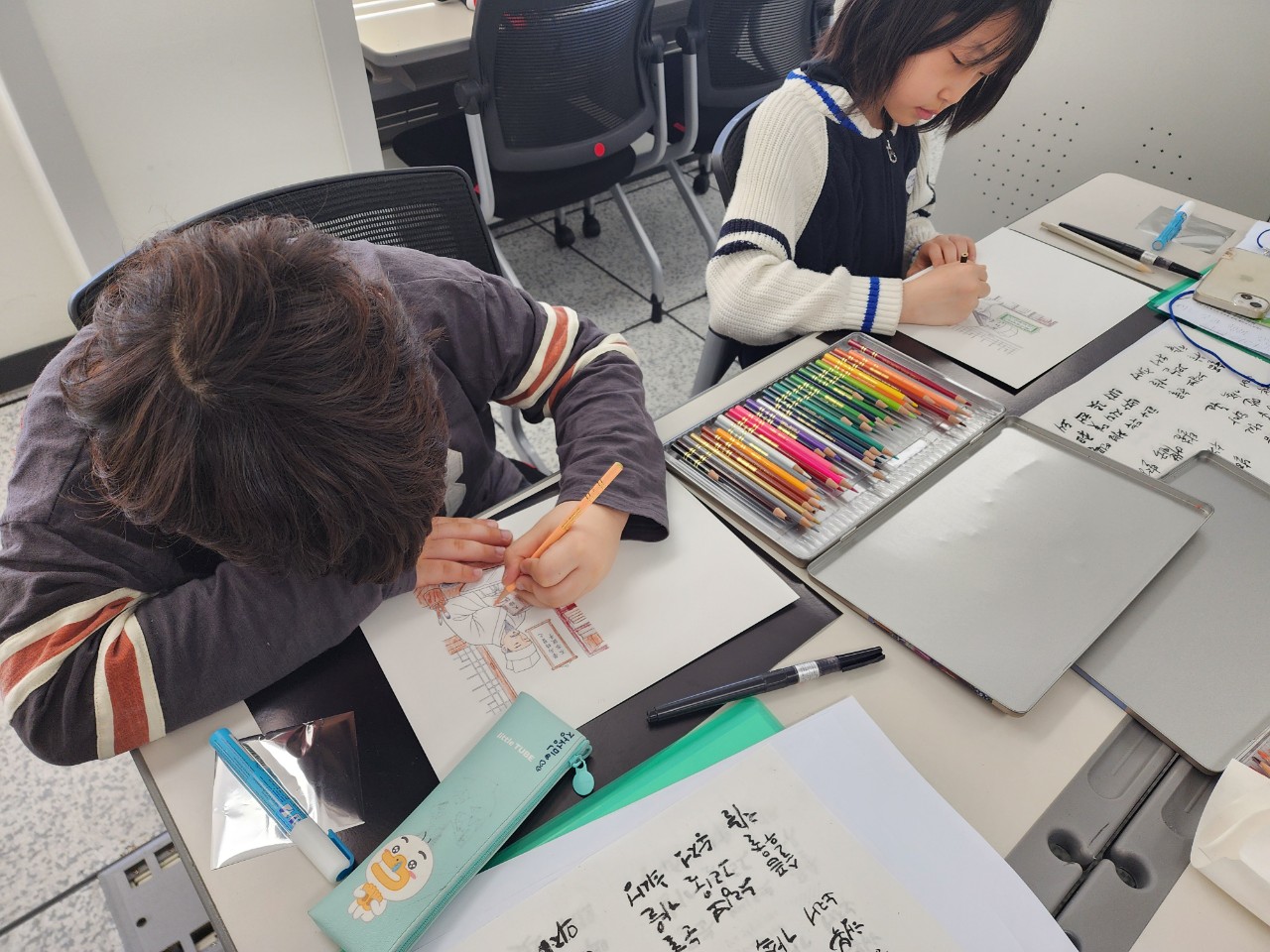 “우리 지역 보물, 손글씨와 공예로 만난다”... 김포교육지원청, 문화예술 공유학교 ‘눈길’4 이미지