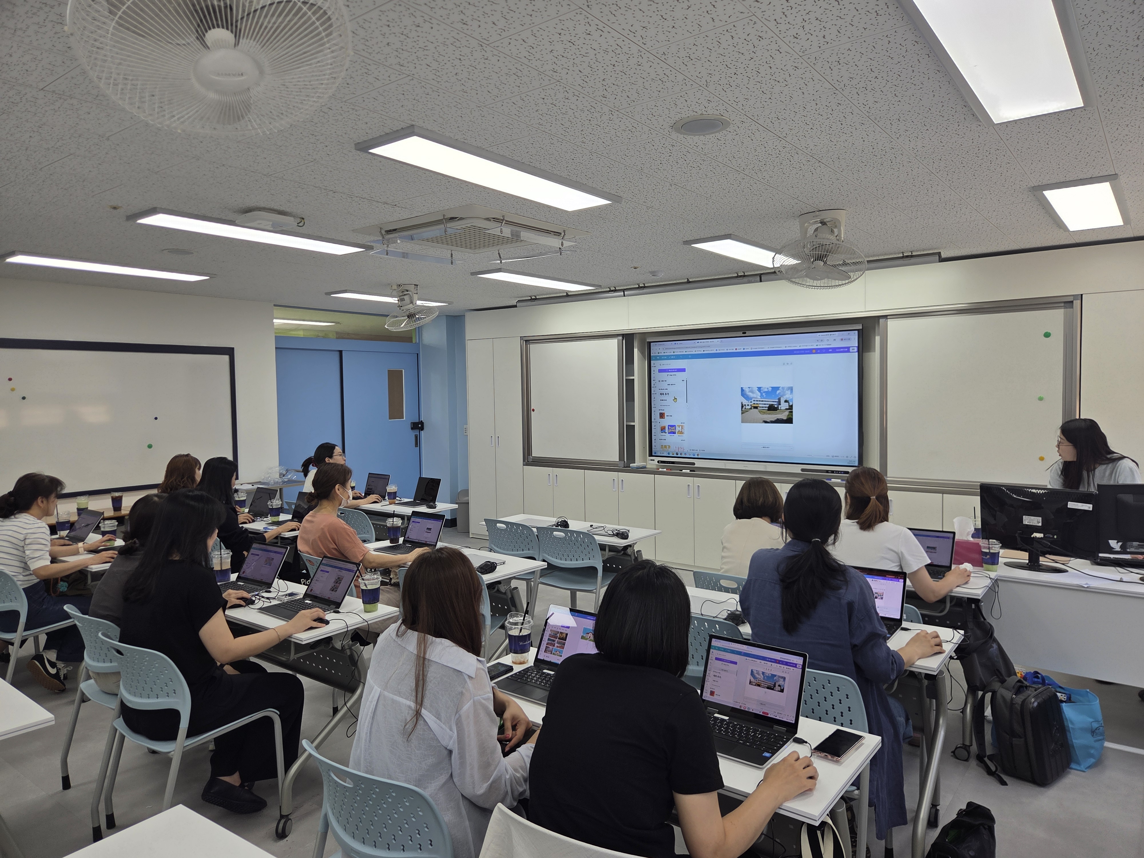 성남여수초, ‘캔바(Canva) 활용 디지털 시민교육 학부모 연수’ 운영2 이미지