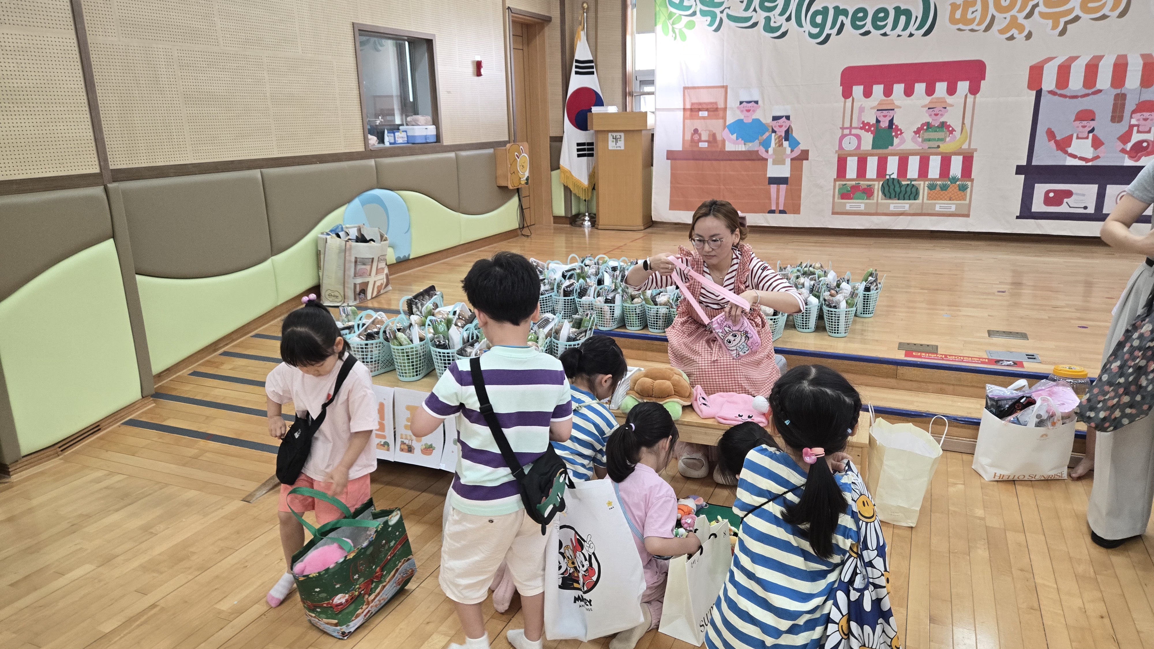 양평유치원, 물건은 나누고, 지구는 살리고, ‘아나바다 지구놀이 알뜰시장’ 열어2 이미지