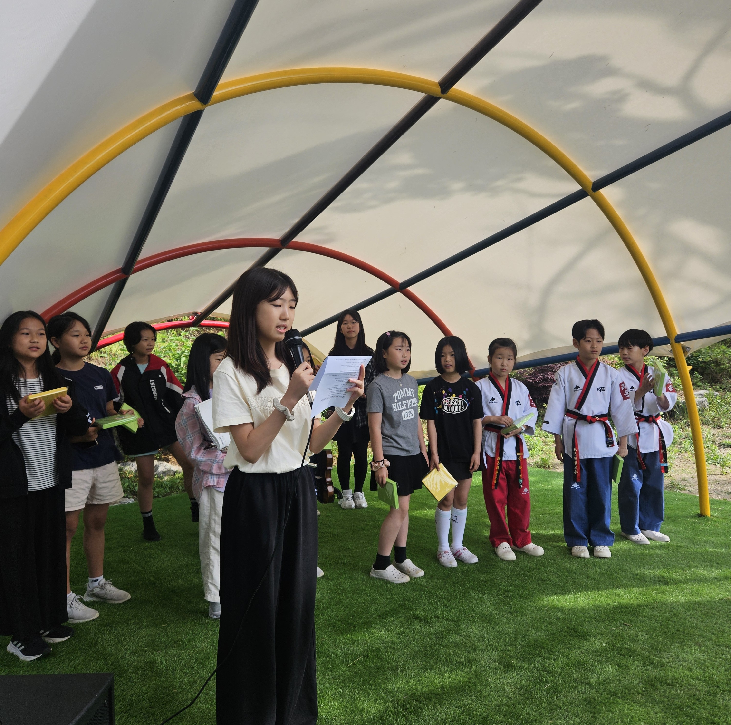 “끼와 재능, 등굣길을 밝히다!” 양평 강상초, 학생 주도 ‘강상예술터 학생발표회’ 개최5 이미지