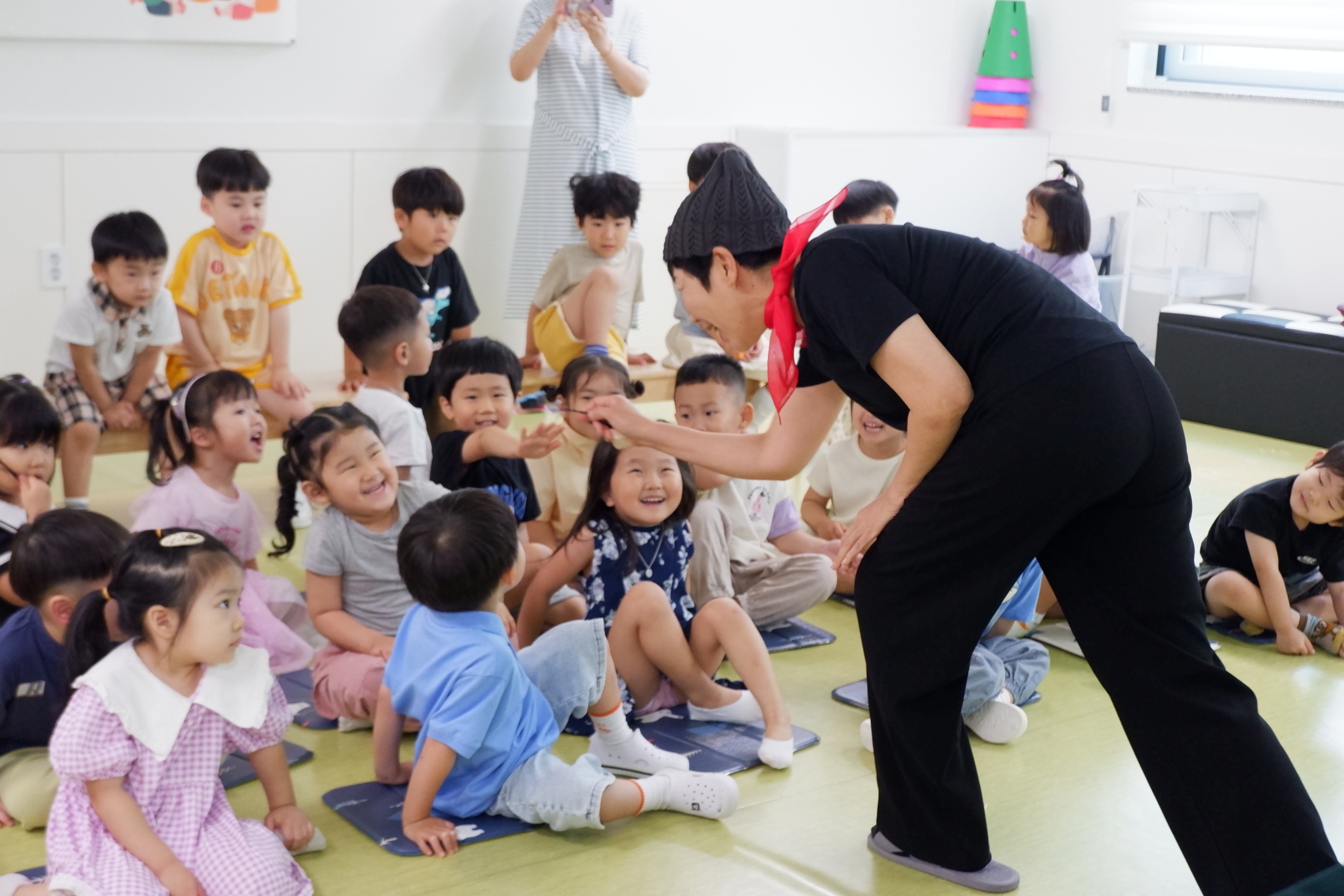 새말유치원, 그림책 작가와 함께하는 첫번째‘소통과 나눔의 그림책 이음놀이 교실Ⅰ(유아 대상)’ 운영2 이미지