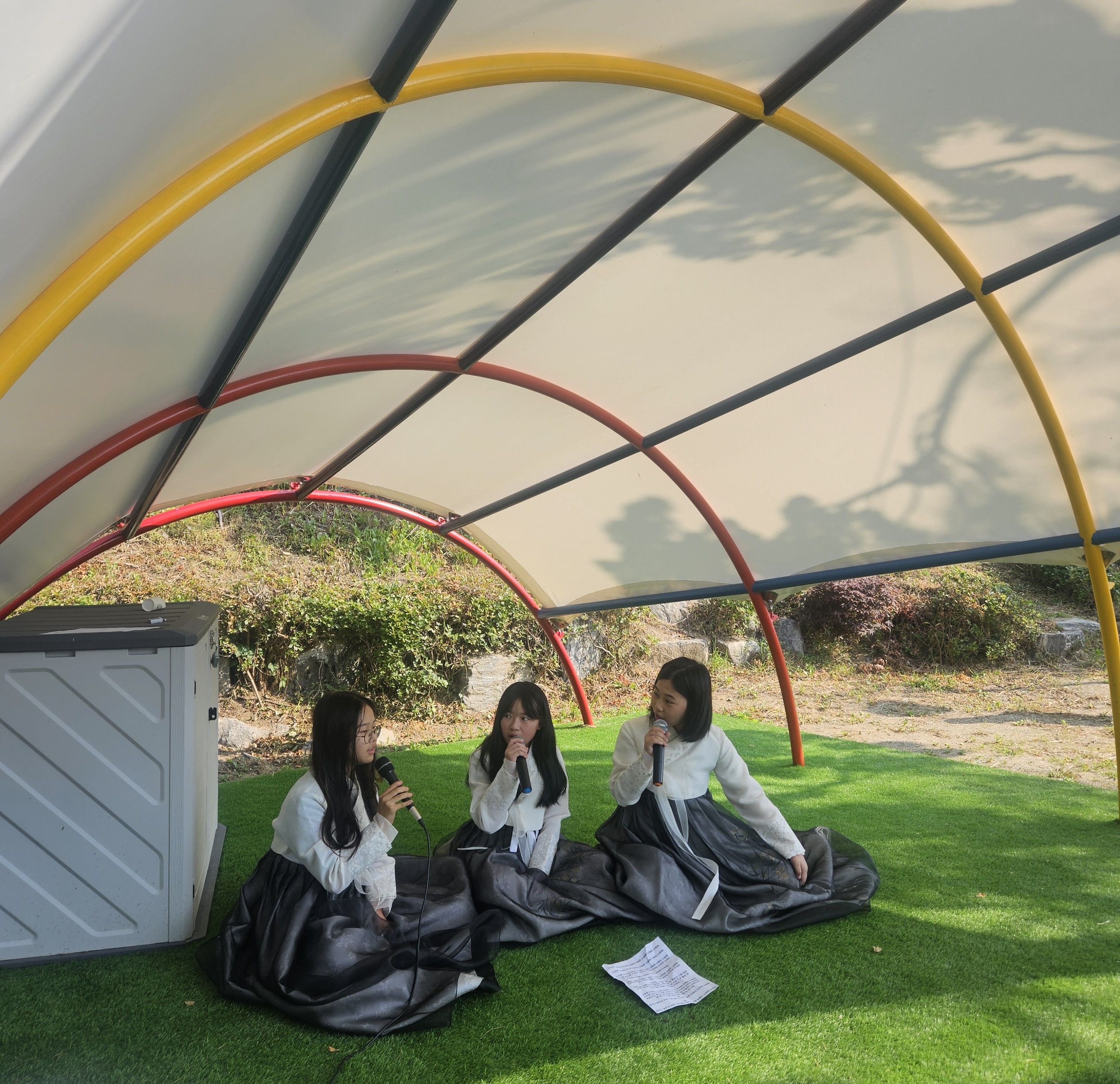 “끼와 재능, 등굣길을 밝히다!” 양평 강상초, 학생 주도 ‘강상예술터 학생발표회’ 개최3 이미지