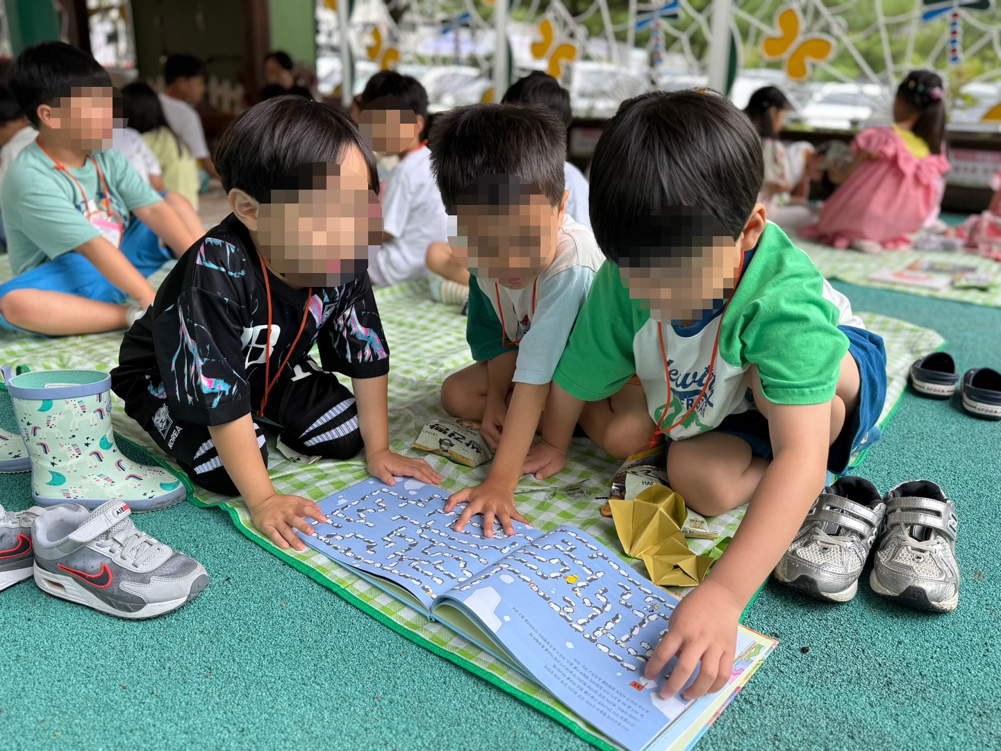 아침 인사와 북크닉으로 꽃피우는 새초롱 인성주간 이야기3 이미지
