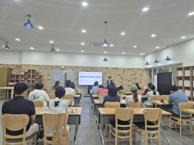 의정부교육지원청, 학부모 성장 프로젝트 「존중과 배려로 그리는 행복한 학교 공동체」를 위한 학교폭력 예방 특강 운영3 이미지