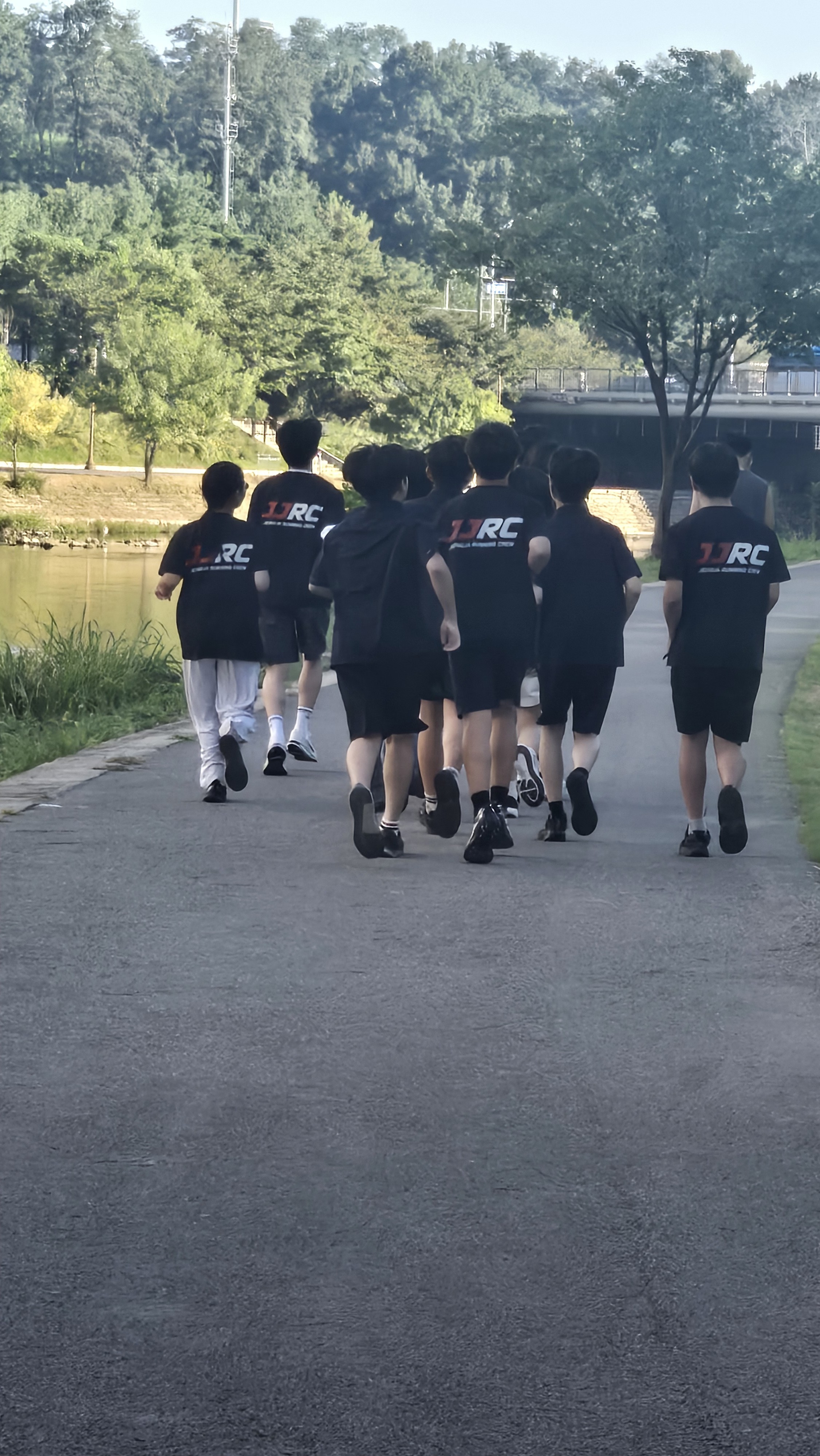 정자중학교, 탄천을 깨우는 ‘JJ러닝크루’ 땀방울로 다져진 건강한 등굣길3 이미지