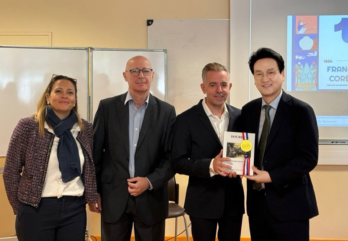 안민석 교육감, OECD 방문...‘폰프리 스쿨·RAS 경기 문예체 교육·벽깨기’ 국제사회에 알렸다 ​2 이미지