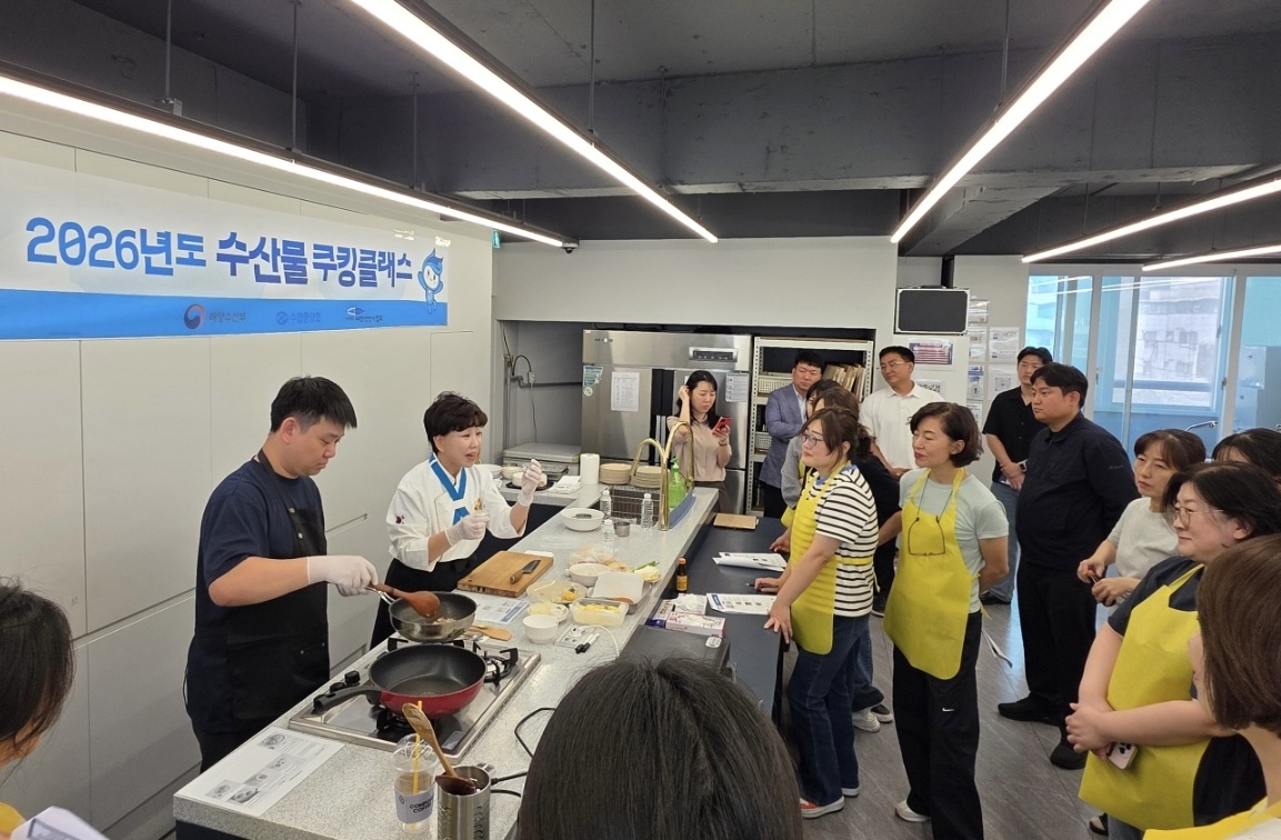 수원교육지원청, ‘수산물 쿠킹클래스’ 추진…학생 입맛 맞춘 급식으로 편식 개선3 이미지
