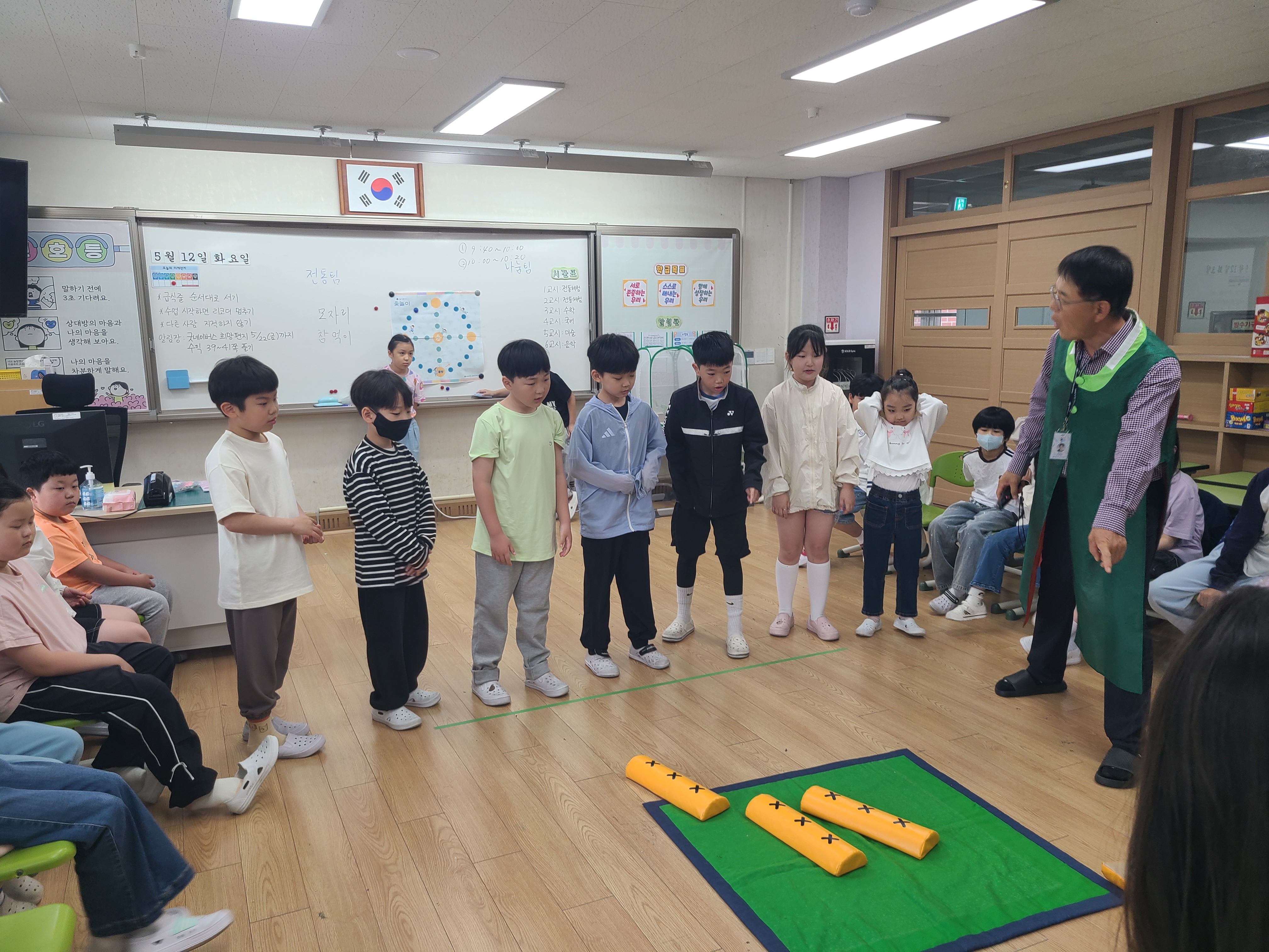 의정부호동초, 지역과 함께 읽고 체험하며 성장하는 3U-RAS+ 문예체교육 실천 ​ 3학년 전통문화 체험·4학년 영어도서관 탐방으로 독서와 예술이 살아있는 지역연계 체험프로그램 운영3 이미지