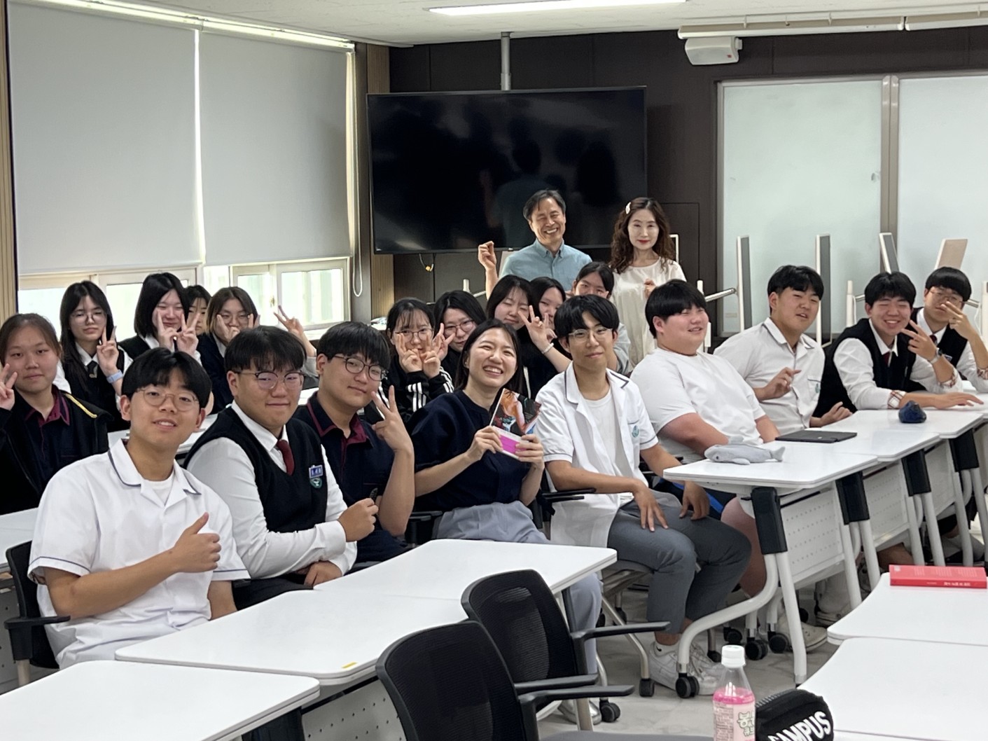“스텝이 꼬이면 그게 바로 탱고” 안산동산고, RAS 프로그램으로 이승은 작가 초대 강연 개최3 이미지
