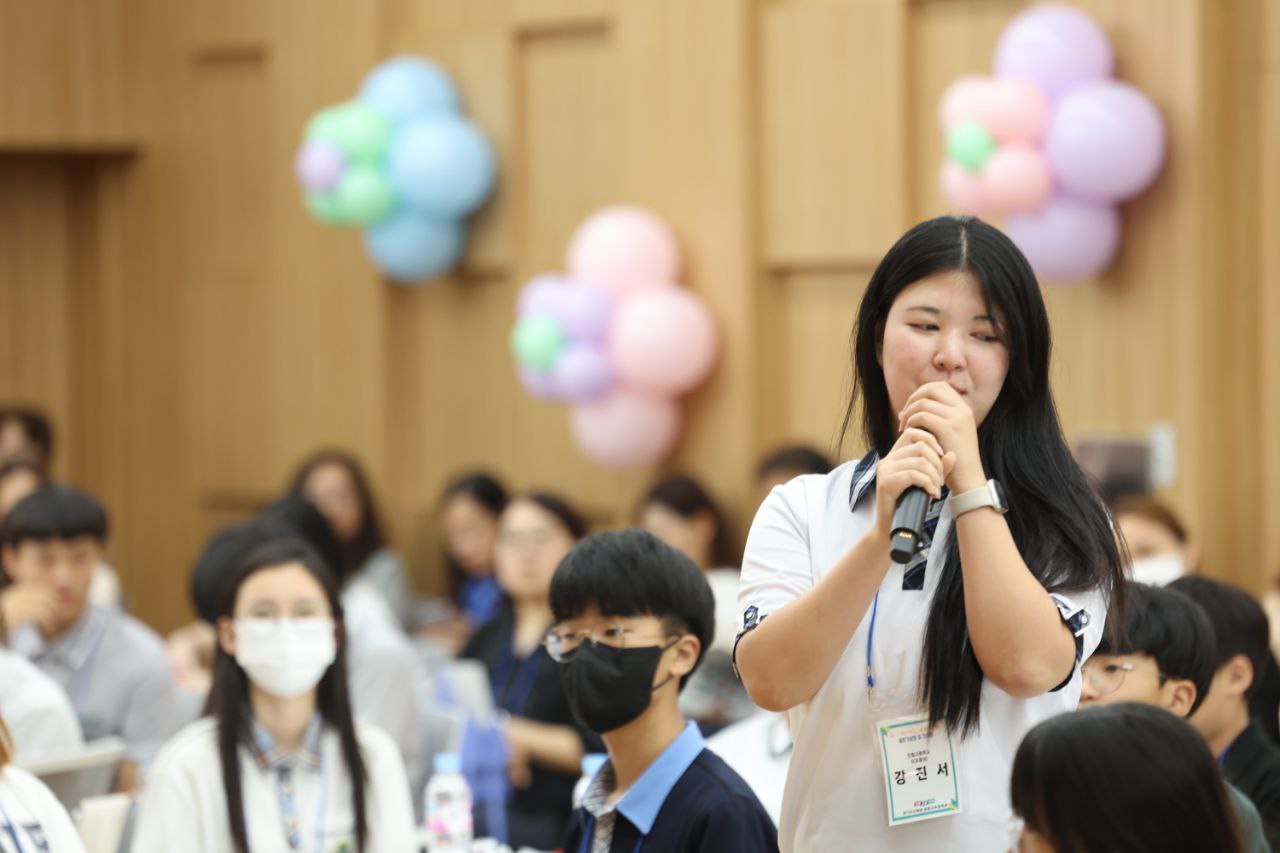 70명 학생 작가와 선생님이 함께 하는 '나도 작가 책 출판 기념회'6 이미지