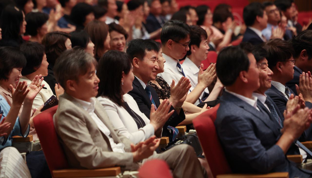 임태희 교육감 '경기교육 위해 우리 모두 한 가족이 되자'7 이미지