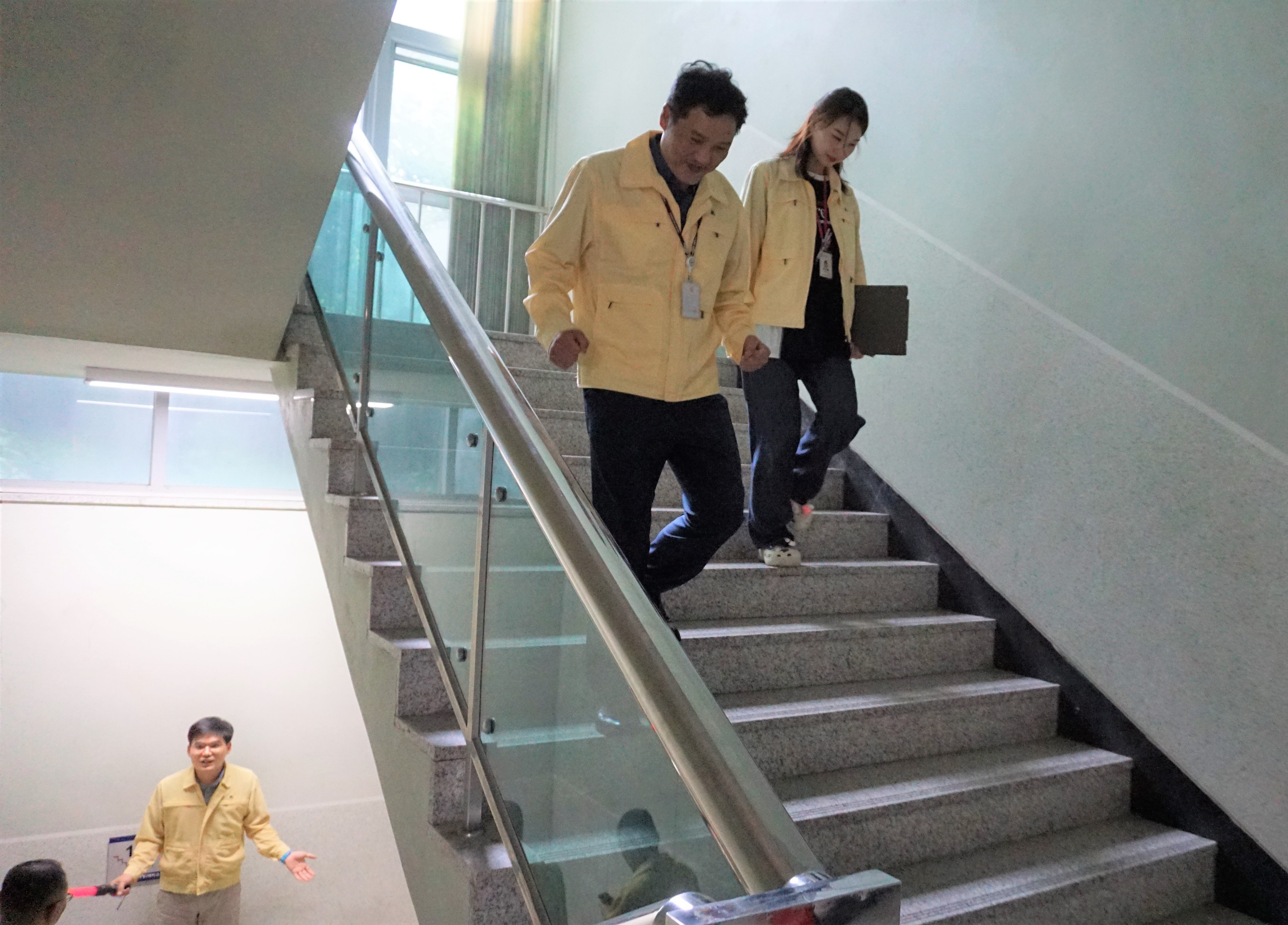 광주하남교육지원청, 태전중학교 을지연습 연계 공습 대비 민방위 훈련 실시4 이미지