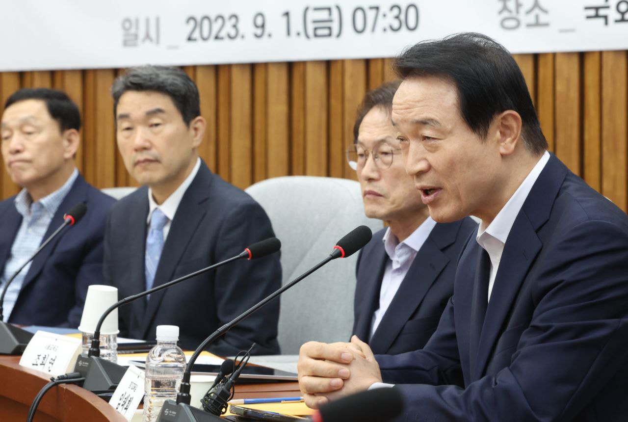 임태희 교육감 교권 보호 법안과 선생님들의 마음이 연결돼3 이미지