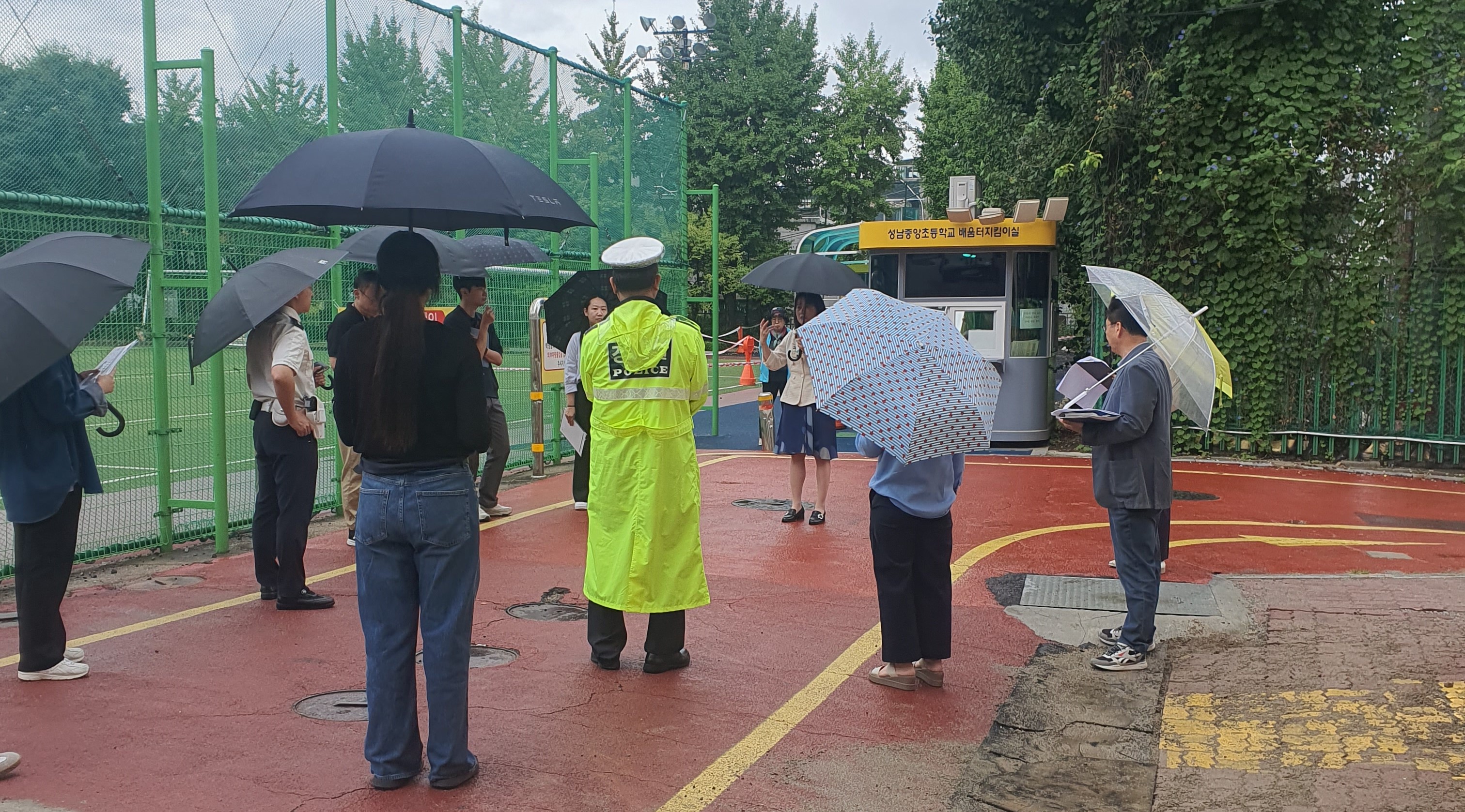 성남교육지원청, 2023년 지역기반 교통안전 환경개선 등하굣길 안전점검단 운영2 이미지