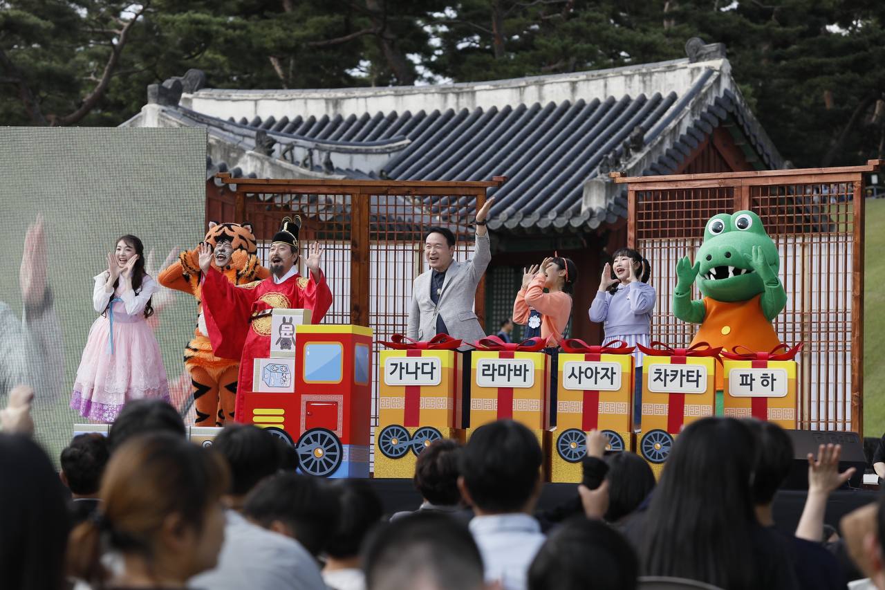 임태희 교육감 “과학적이고 쉬운 한글, 공부뿐만 아니라 세계 활동에도 큰 도움”2 이미지