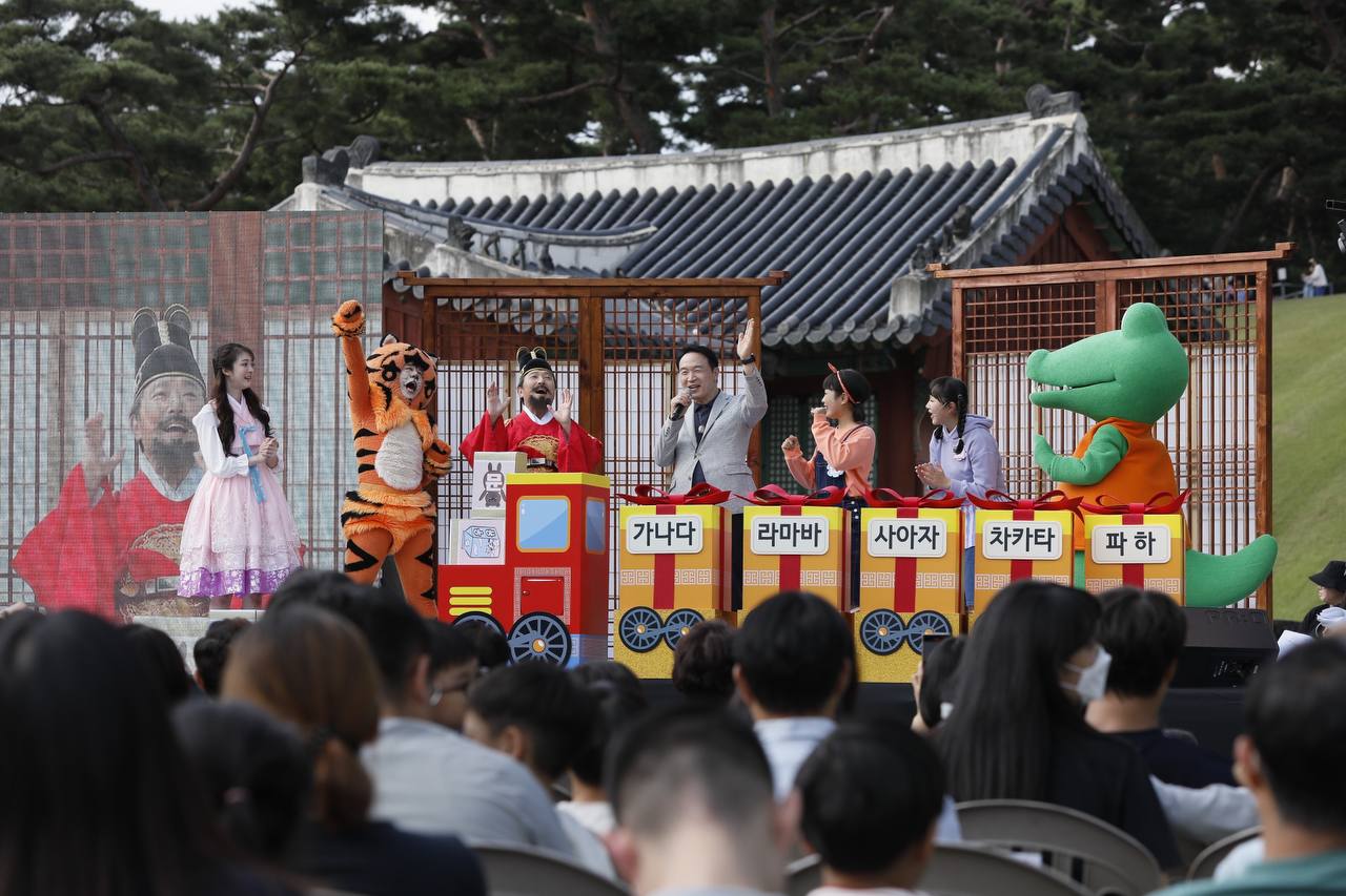 임태희 교육감 “과학적이고 쉬운 한글, 공부뿐만 아니라 세계 활동에도 큰 도움”3 이미지