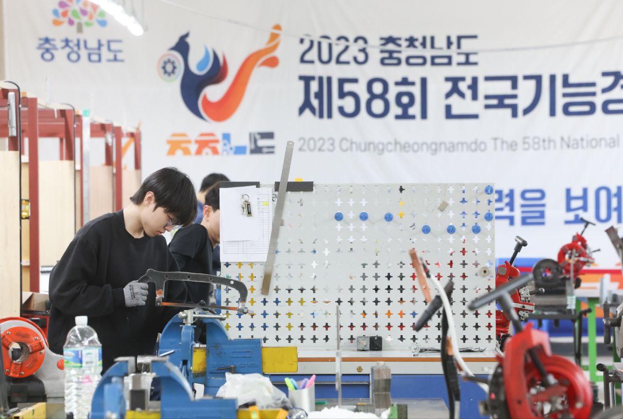 임태희 교육감, 전국기능경기대회 출전자 격려 “우리 선수들, 국내 최고 수준의 기능 갖고 있어”3 이미지