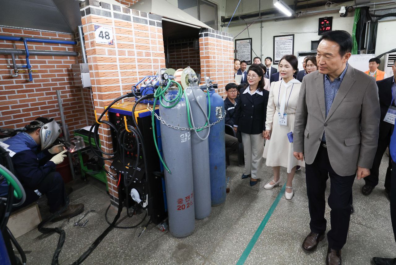 임태희 교육감, 전국기능경기대회 출전자 격려 “우리 선수들, 국내 최고 수준의 기능 갖고 있어”4 이미지