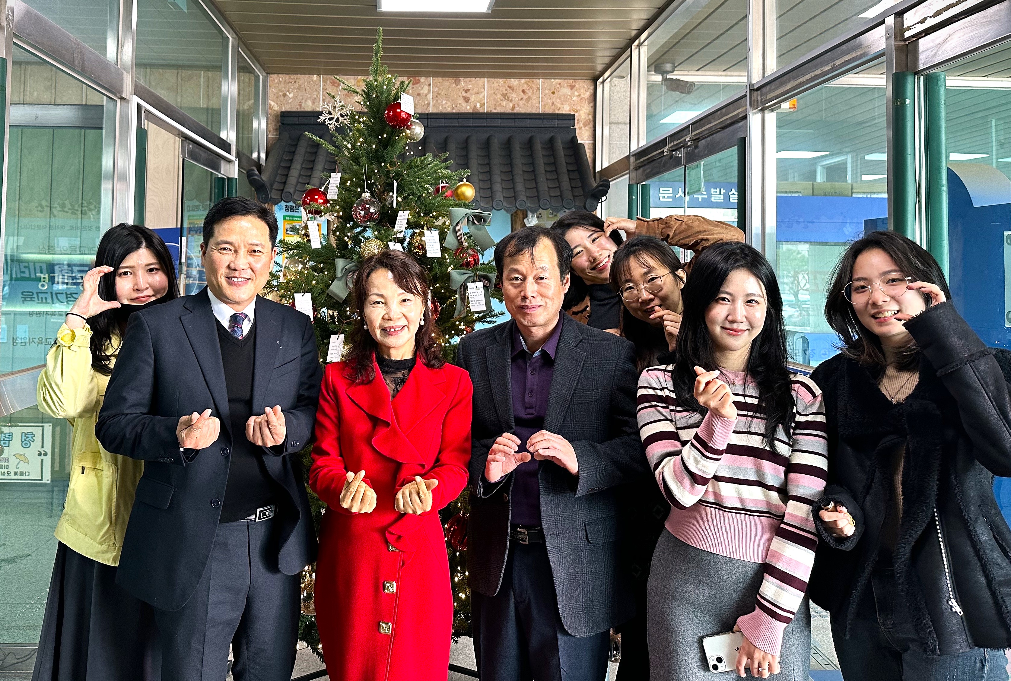 광주하남교육지원청, 따뜻한 칭찬의 말 가득 담은 '칭찬트리' 설치3 이미지