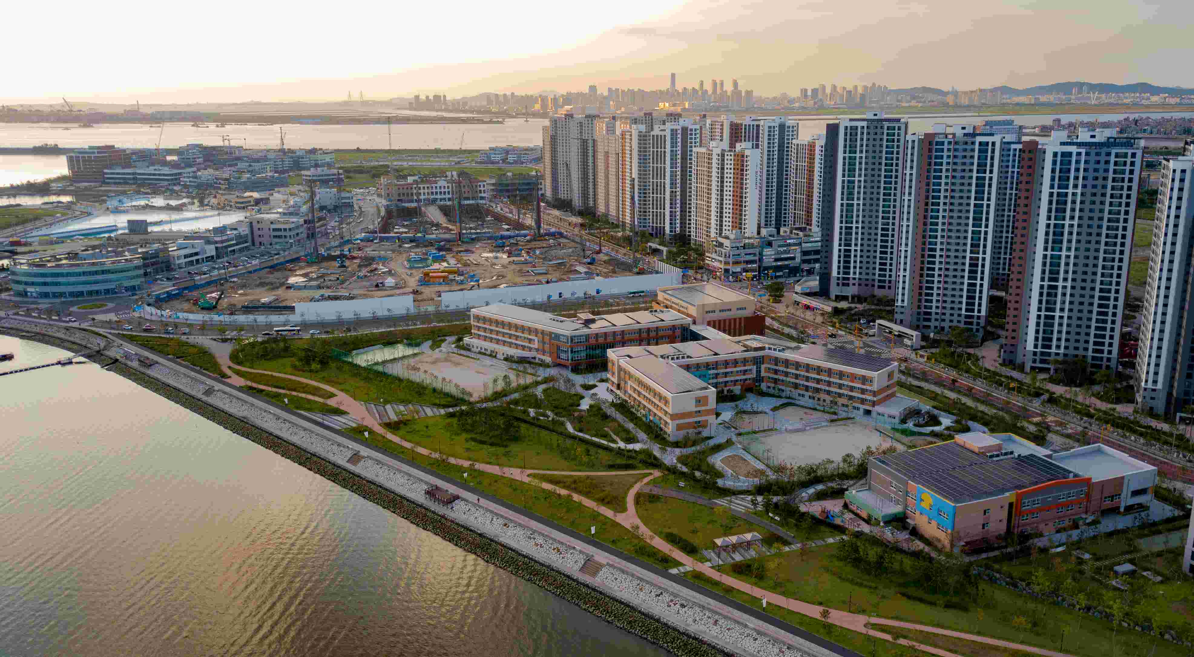2023 대한민국 우수교육시설 공모전 ‘시화나래초중학교 우수상’ 수상1 이미지