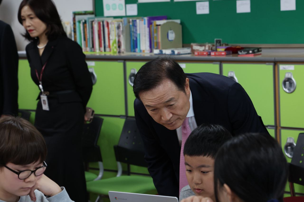 임태희 교육감 “댓글만 봐도 아이디어 얻는 시대, 광장 만들어야”2 이미지