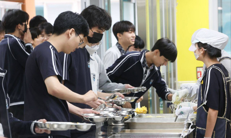 경기도교육청, 새로운 학교급식 청사진 그려간다   학생 93.7%가 희망하는 자율선택급식 확대3 이미지