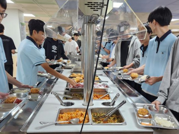 경기도교육청, 새로운 학교급식 청사진 그려간다   학생 93.7%가 희망하는 자율선택급식 확대5 이미지
